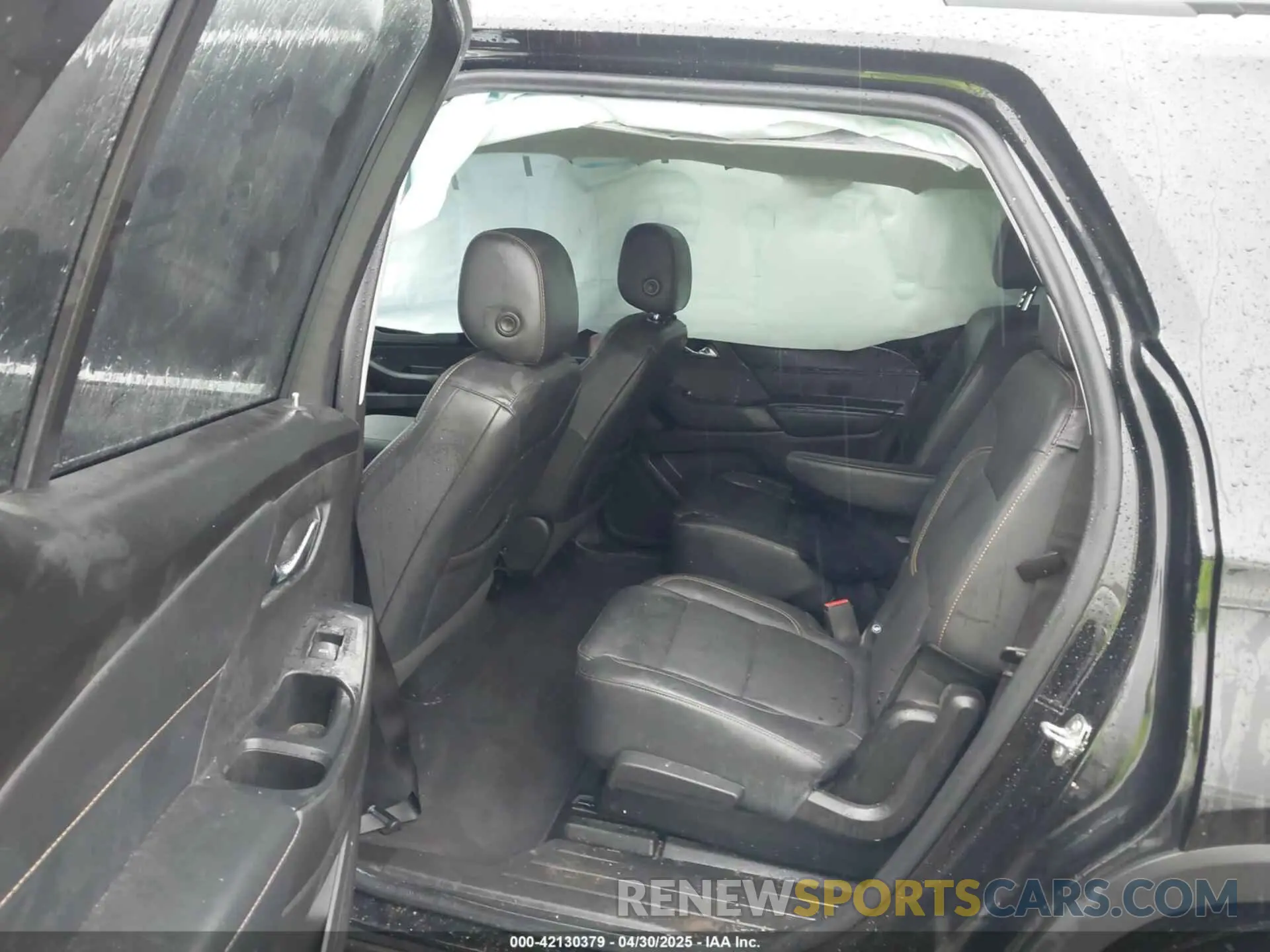 8 Photograph of a damaged car 1GNERHKW2MJ248477 CHEVROLET TRAVERSE 2021