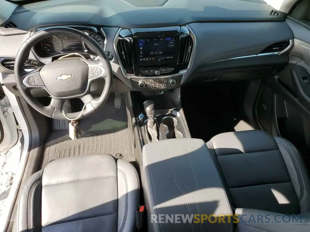 8 Photograph of a damaged car 1GNERHKW2MJ267014 CHEVROLET TRAVERSE 2021
