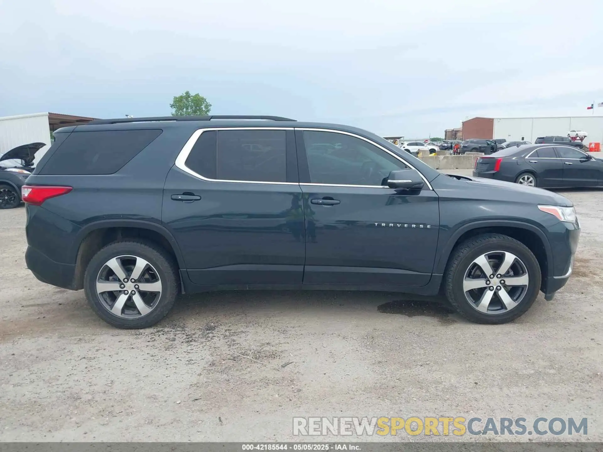 13 Photograph of a damaged car 1GNERHKW4MJ191814 CHEVROLET TRAVERSE 2021