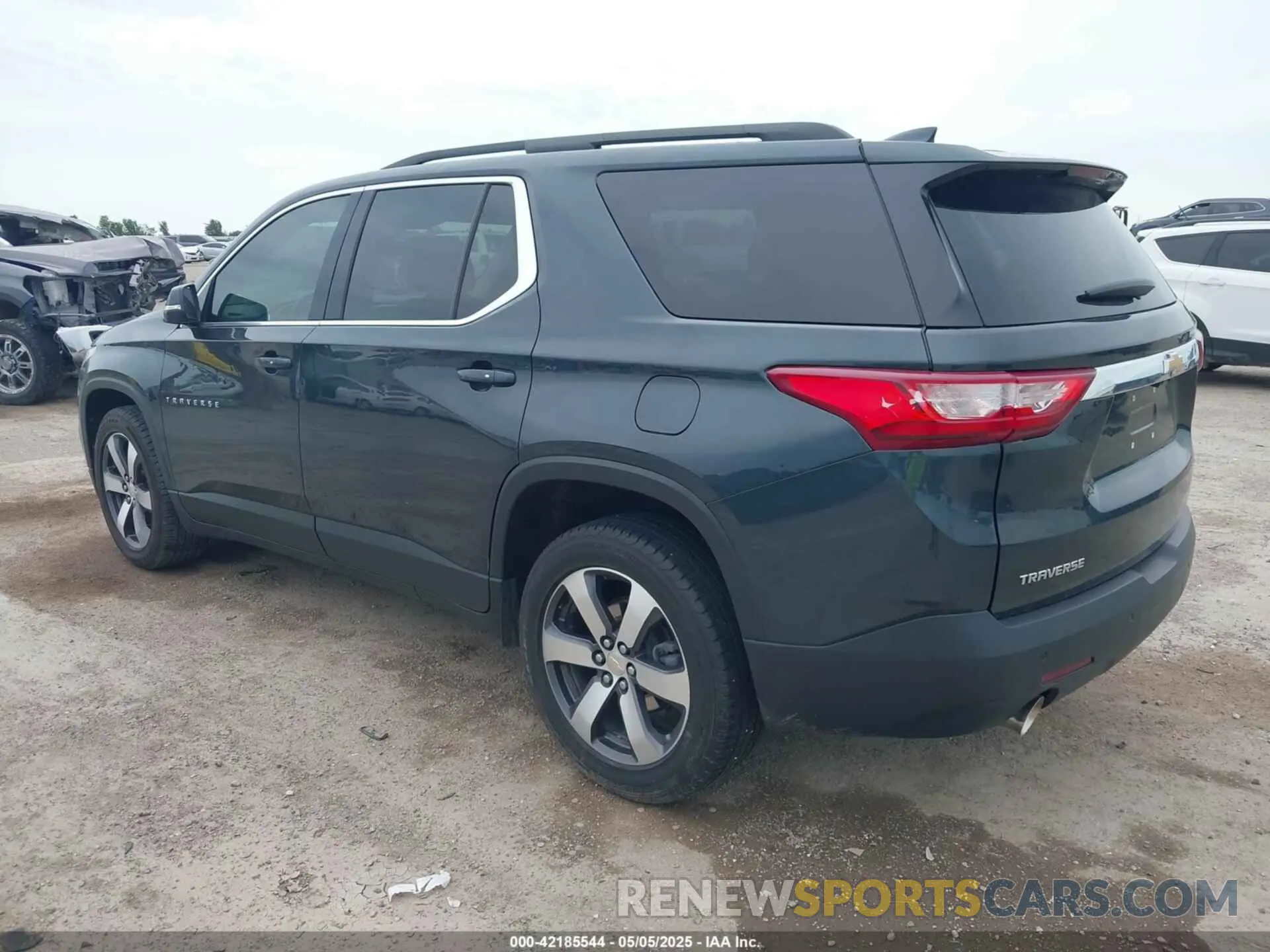 3 Photograph of a damaged car 1GNERHKW4MJ191814 CHEVROLET TRAVERSE 2021