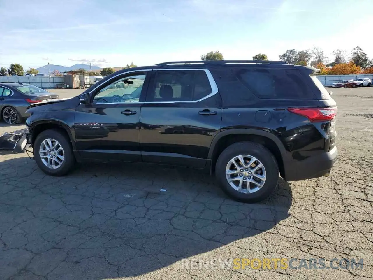 2 Photograph of a damaged car 1GNERHKW4MJ270867 CHEVROLET TRAVERSE 2021