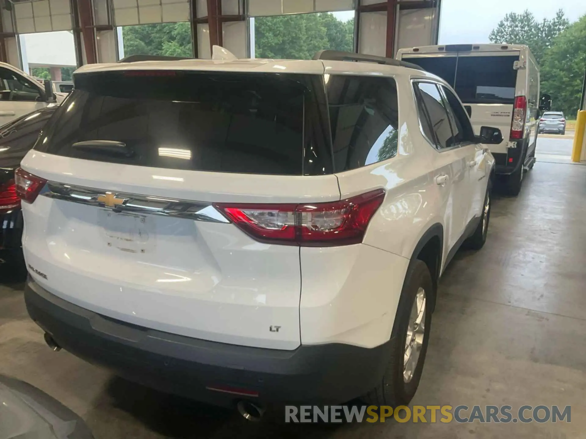 19 Photograph of a damaged car 1GNERHKW5MJ182233 CHEVROLET TRAVERSE 2021
