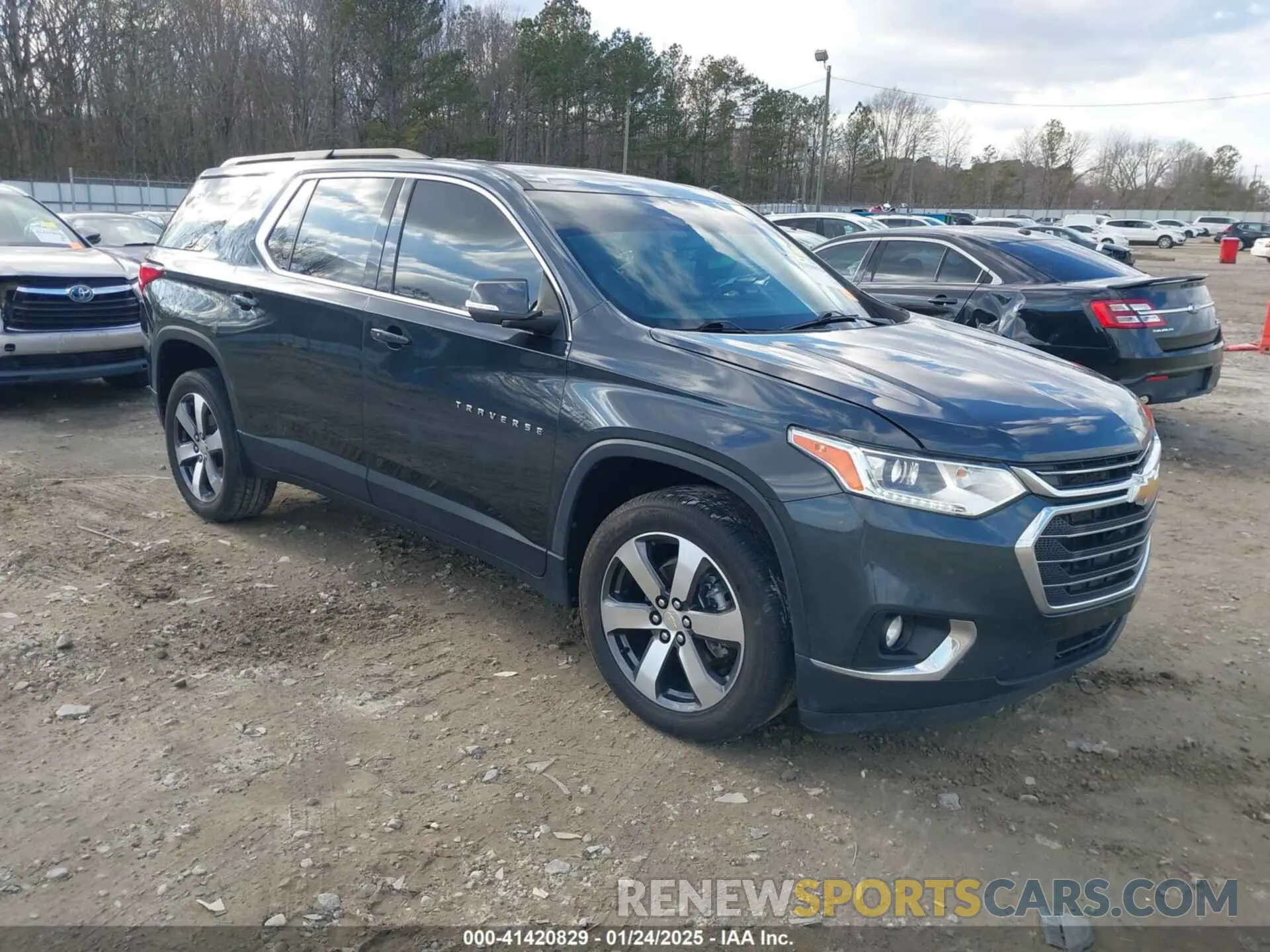 1 Photograph of a damaged car 1GNERHKW7MJ212137 CHEVROLET TRAVERSE 2021