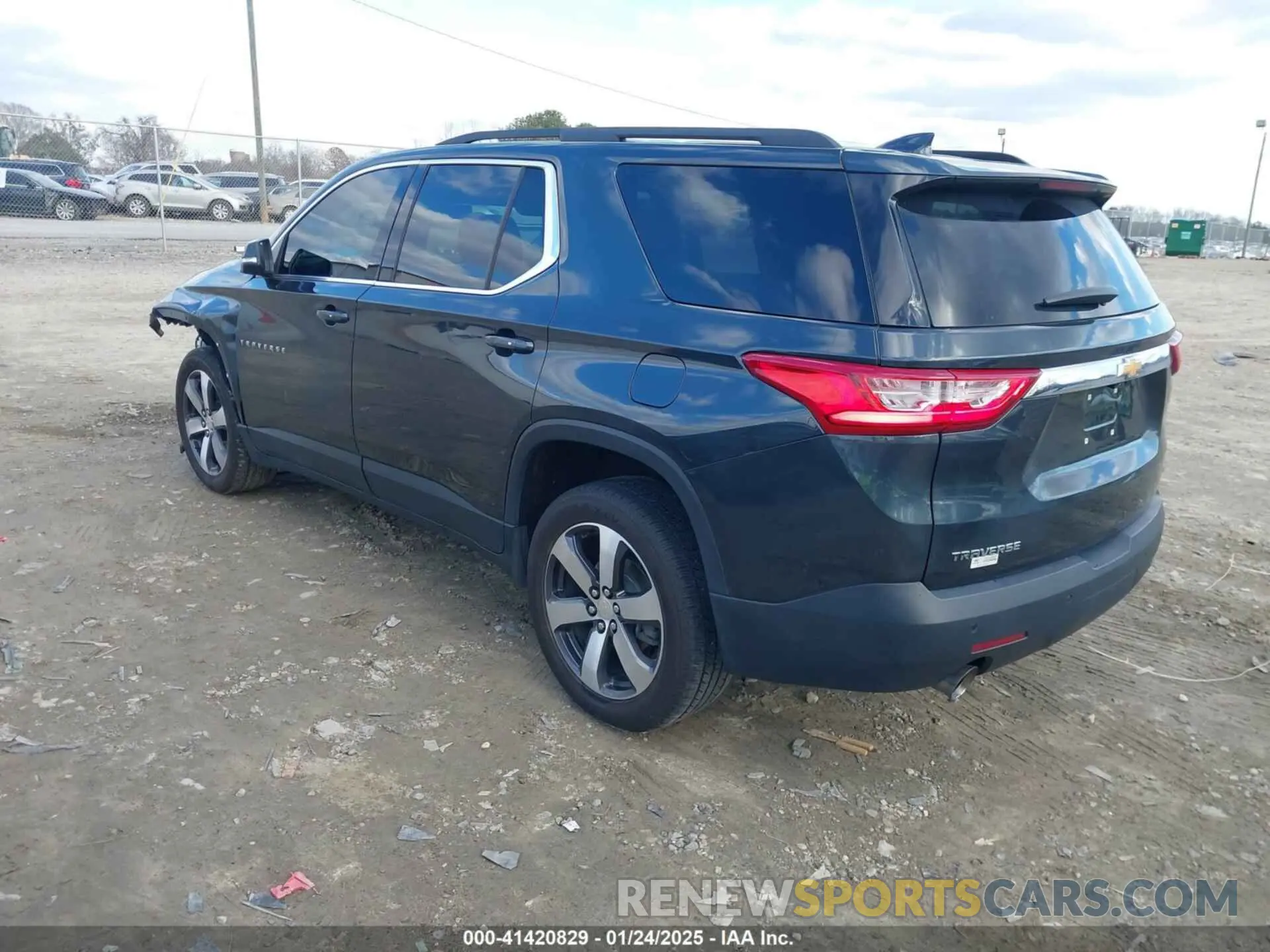 3 Photograph of a damaged car 1GNERHKW7MJ212137 CHEVROLET TRAVERSE 2021