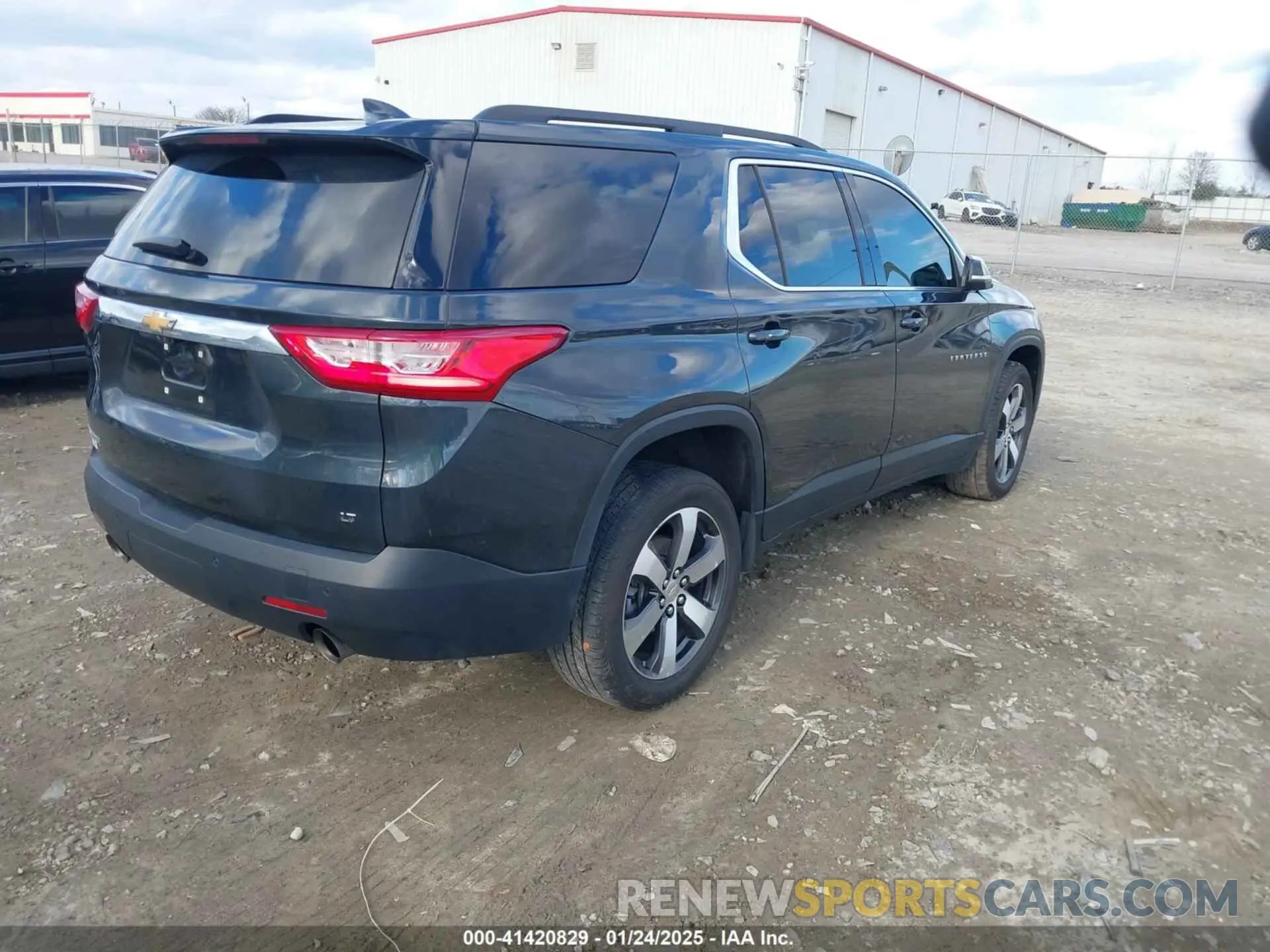 4 Photograph of a damaged car 1GNERHKW7MJ212137 CHEVROLET TRAVERSE 2021