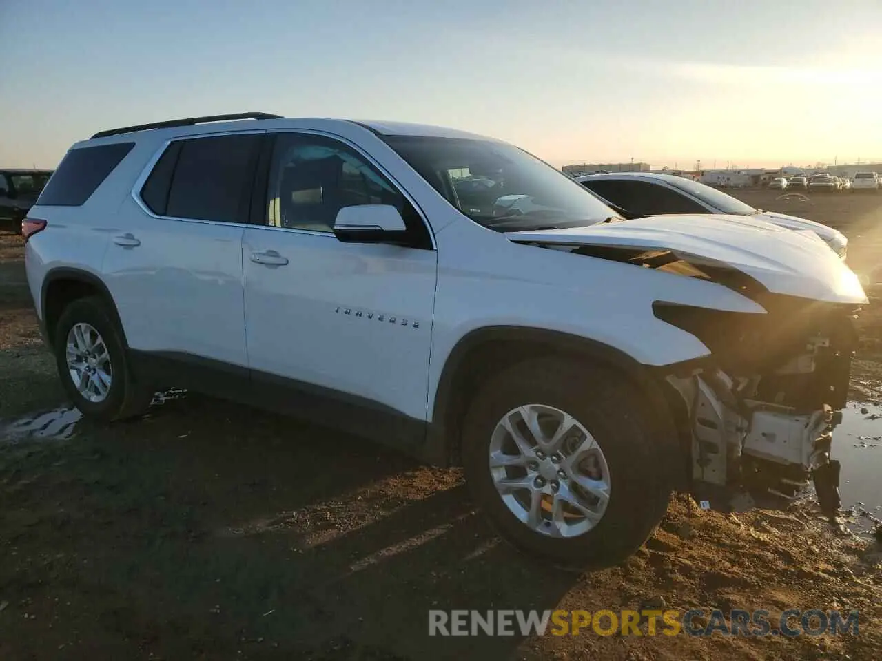 4 Photograph of a damaged car 1GNERHKWXMJ148319 CHEVROLET TRAVERSE 2021