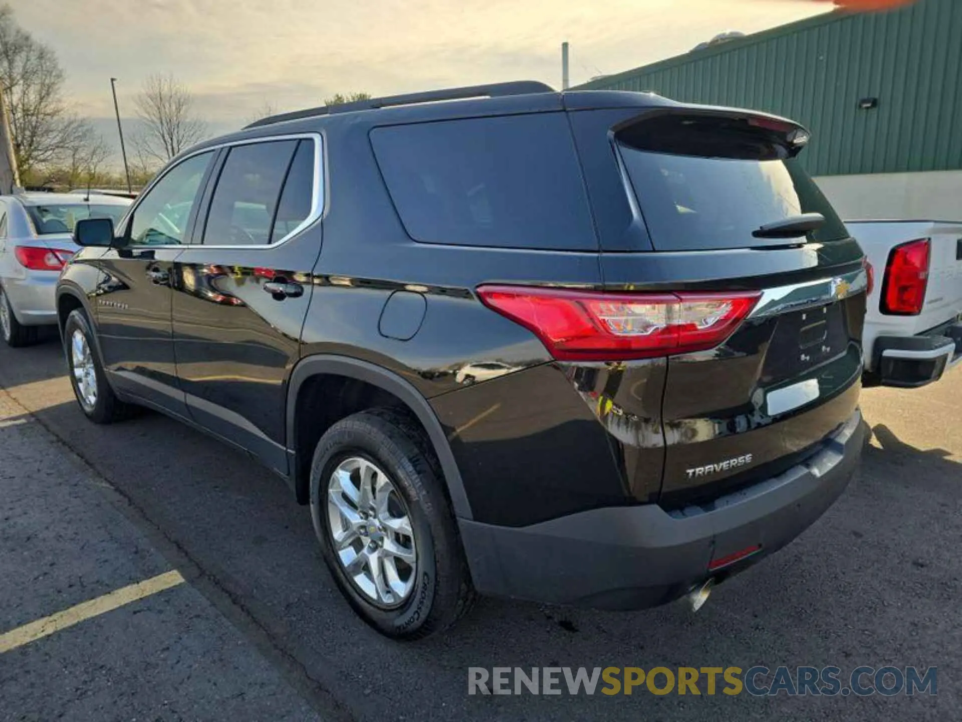 16 Photograph of a damaged car 1GNERHKWXMJ183734 CHEVROLET TRAVERSE 2021