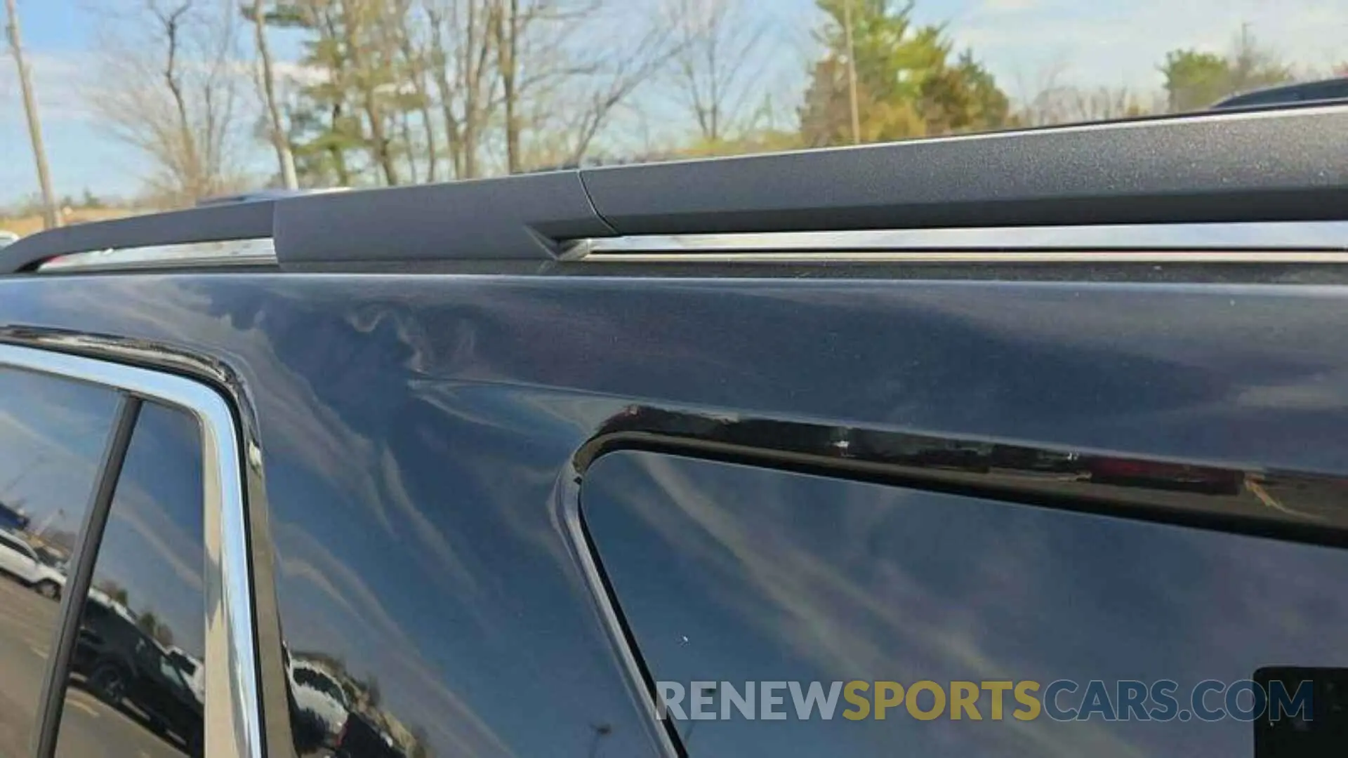 17 Photograph of a damaged car 1GNERHKWXMJ183734 CHEVROLET TRAVERSE 2021