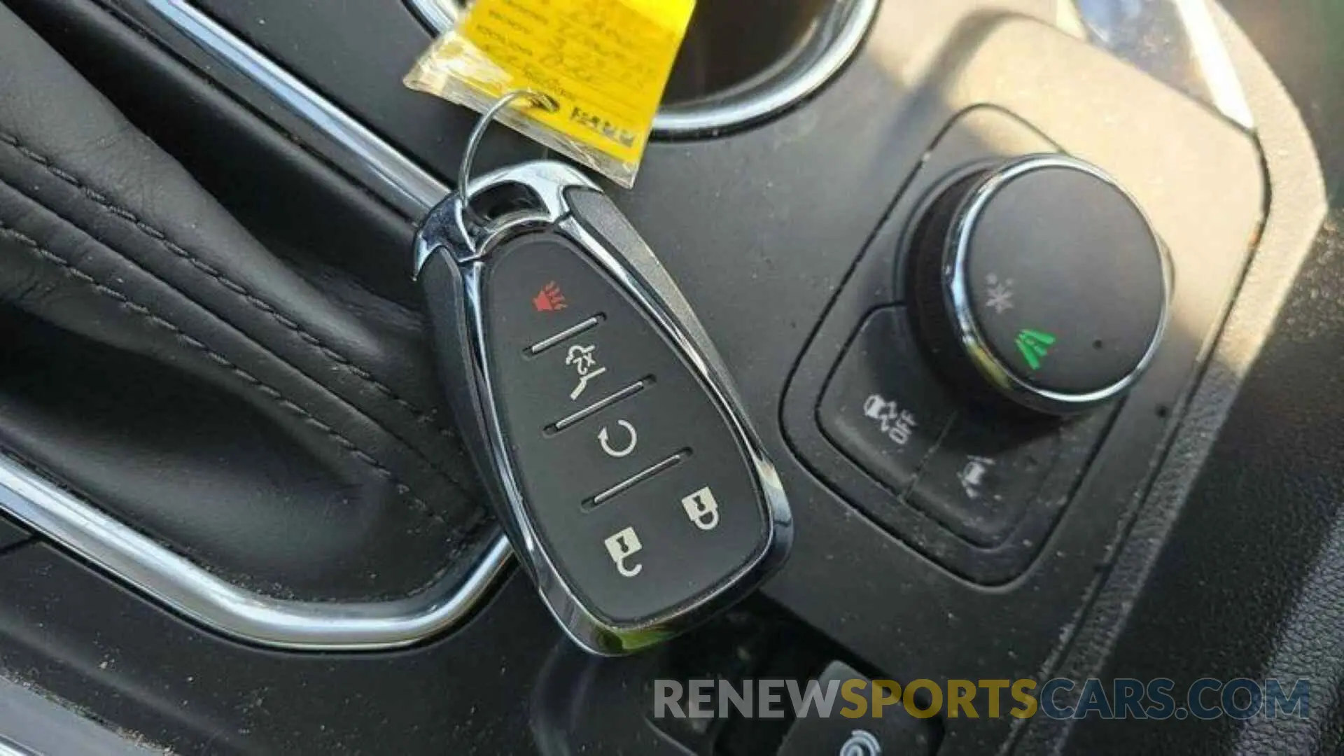 24 Photograph of a damaged car 1GNERHKWXMJ183734 CHEVROLET TRAVERSE 2021