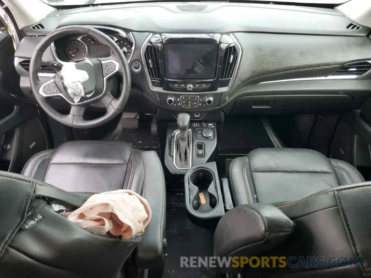 8 Photograph of a damaged car 1GNERHKWXMJ252163 CHEVROLET TRAVERSE 2021