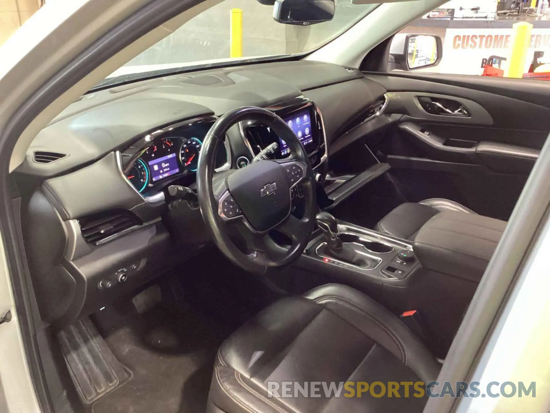 17 Photograph of a damaged car 1GNERJKW1MJ146014 CHEVROLET TRAVERSE 2021