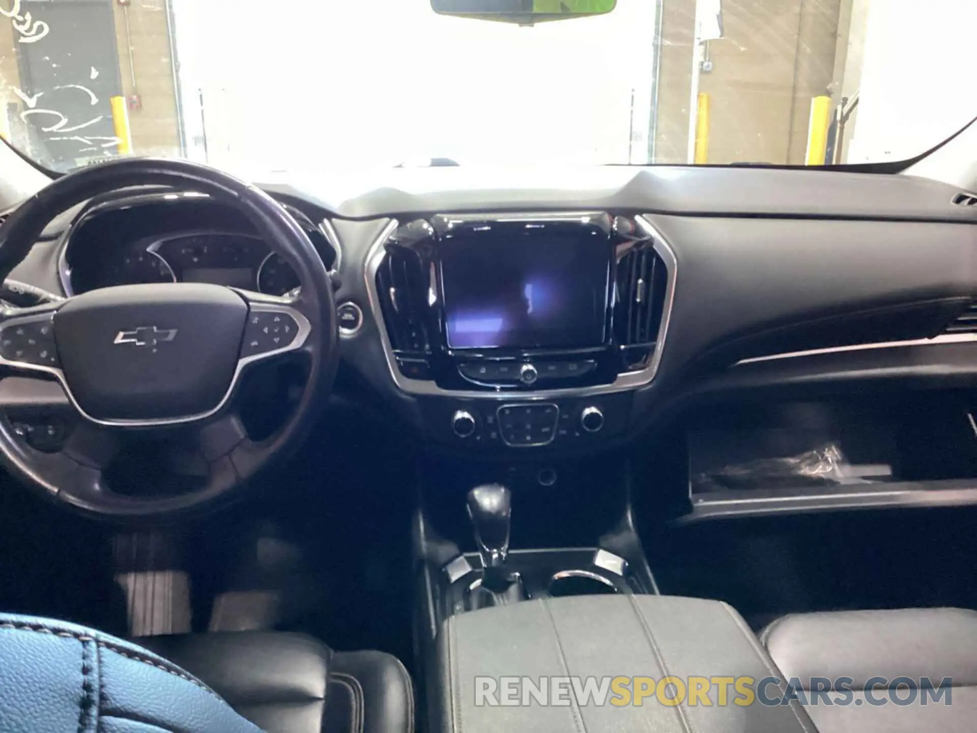 4 Photograph of a damaged car 1GNERJKW1MJ146014 CHEVROLET TRAVERSE 2021