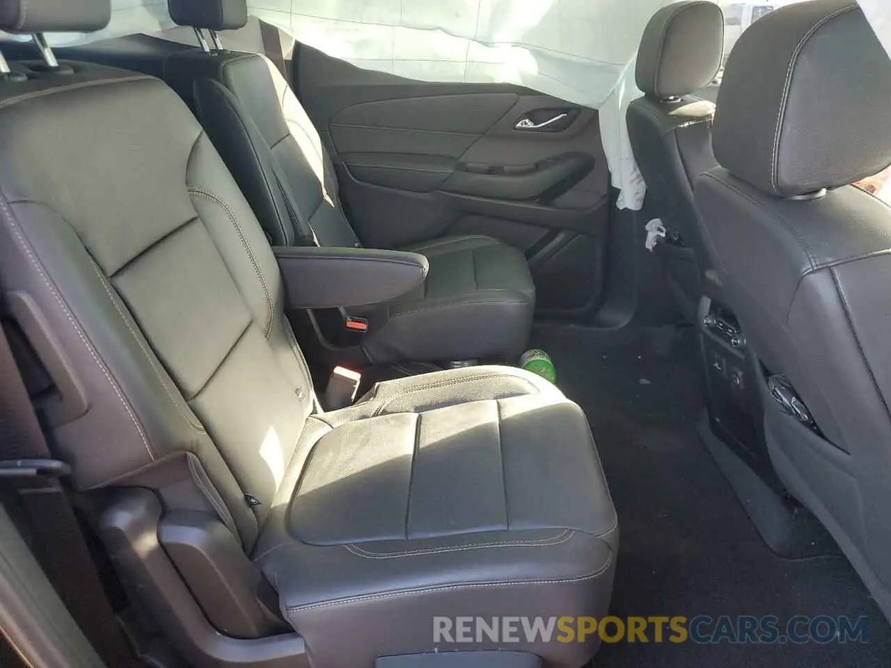 11 Photograph of a damaged car 1GNERJKW3MJ228875 CHEVROLET TRAVERSE 2021
