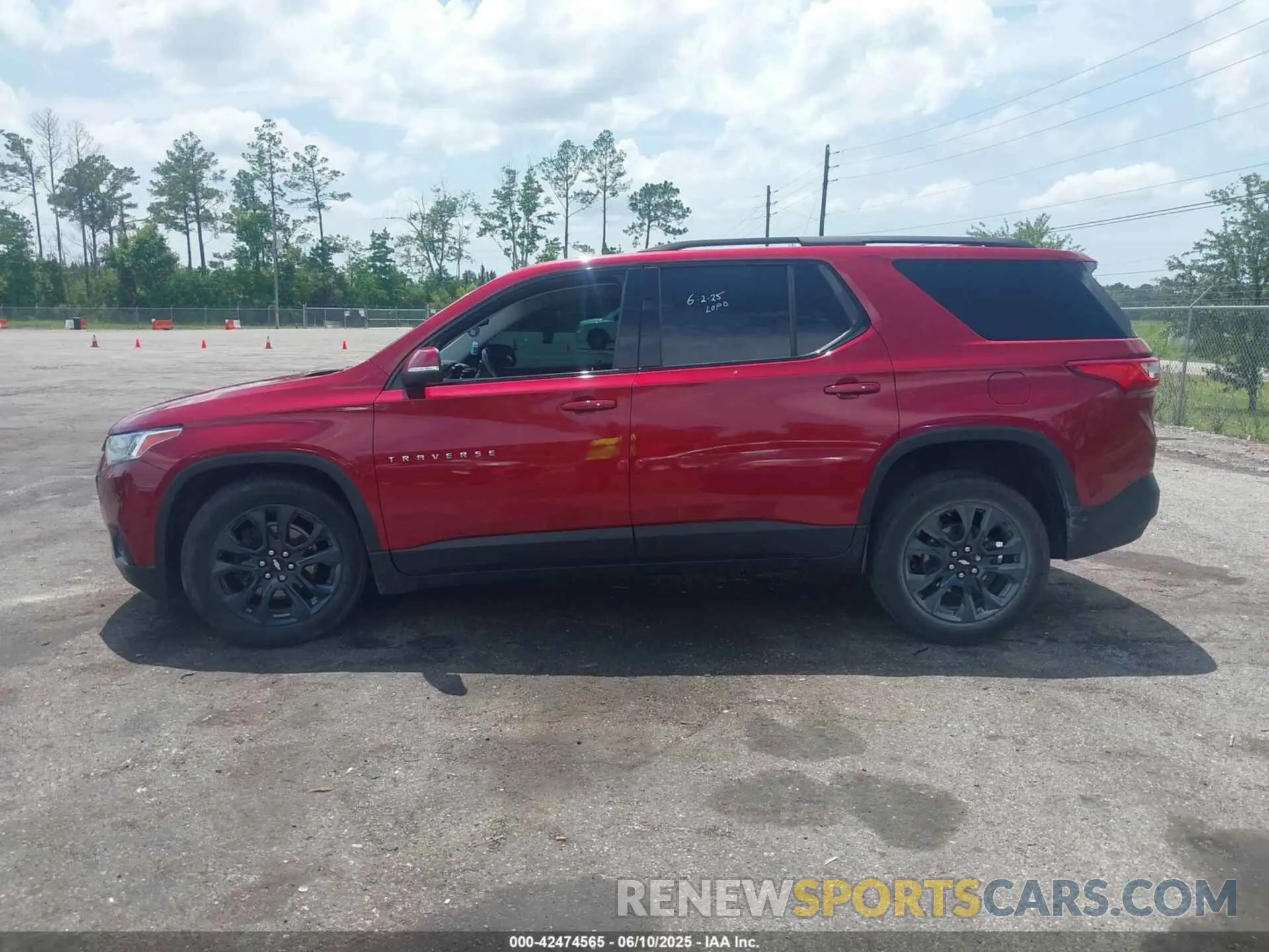 14 Photograph of a damaged car 1GNERJKW6MJ231477 CHEVROLET TRAVERSE 2021