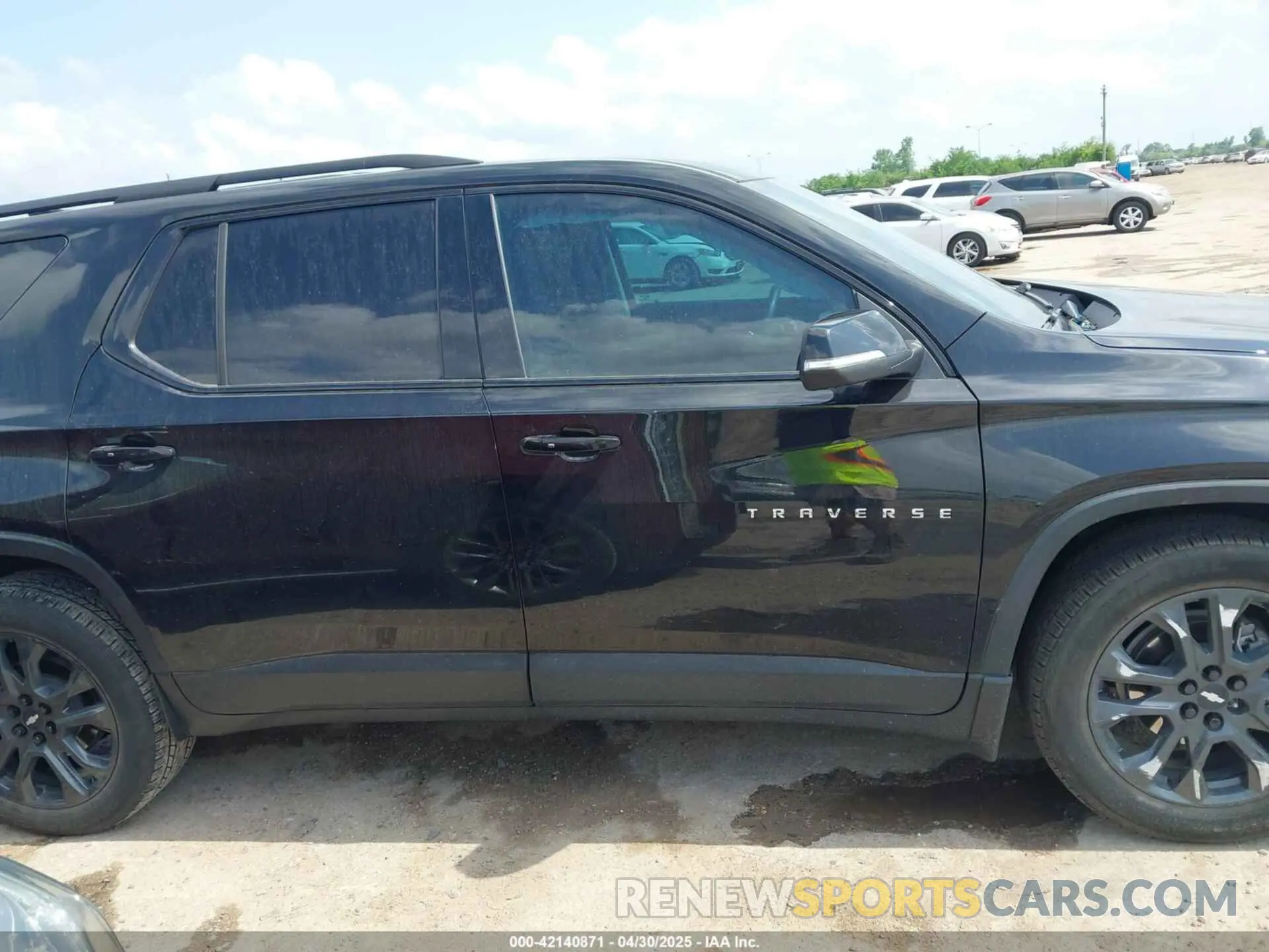 14 Photograph of a damaged car 1GNERJKW9MJ255465 CHEVROLET TRAVERSE 2021