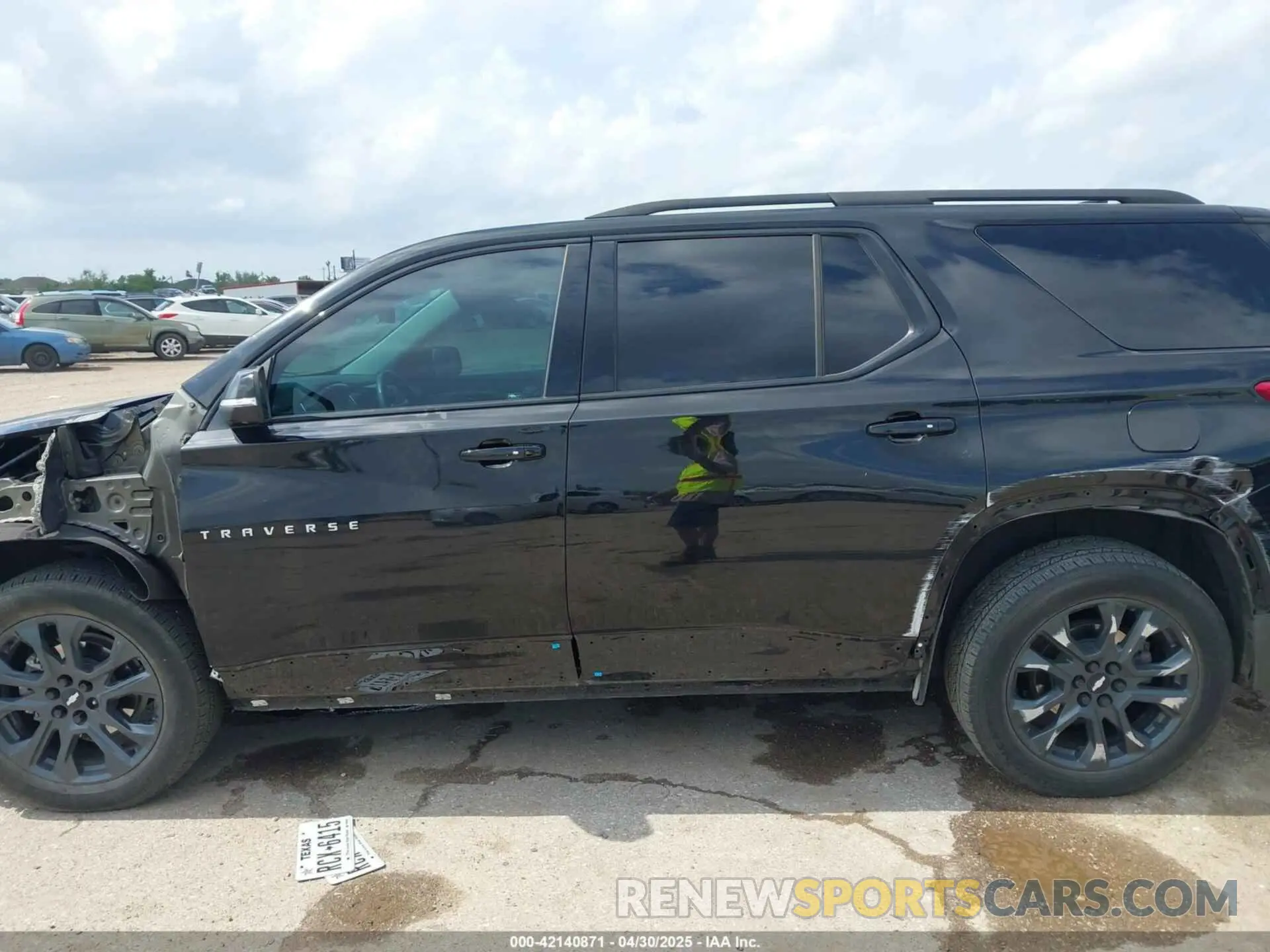 15 Photograph of a damaged car 1GNERJKW9MJ255465 CHEVROLET TRAVERSE 2021