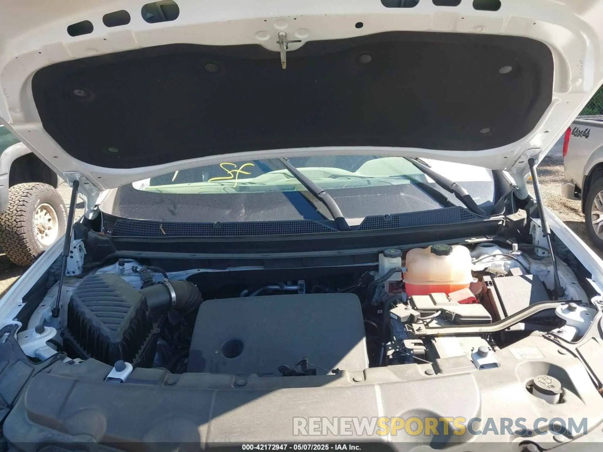 10 Photograph of a damaged car 1GNERJKWXMJ119703 CHEVROLET TRAVERSE 2021