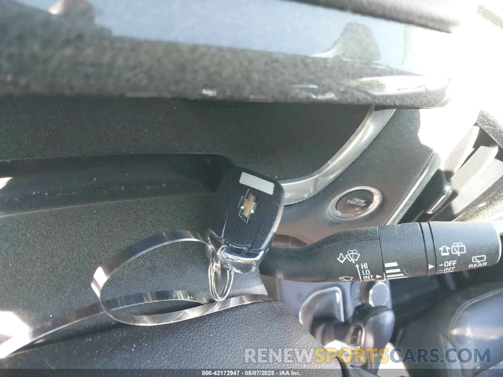 11 Photograph of a damaged car 1GNERJKWXMJ119703 CHEVROLET TRAVERSE 2021