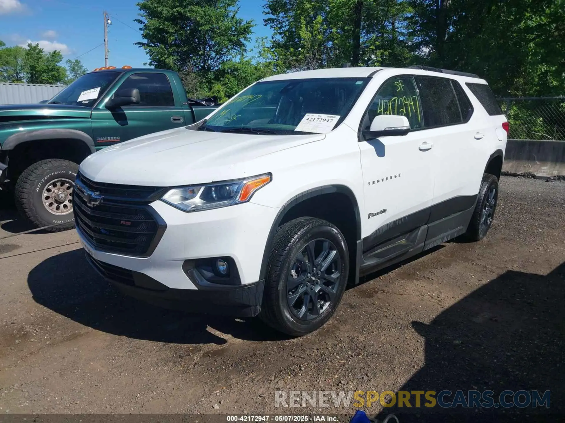 2 Photograph of a damaged car 1GNERJKWXMJ119703 CHEVROLET TRAVERSE 2021