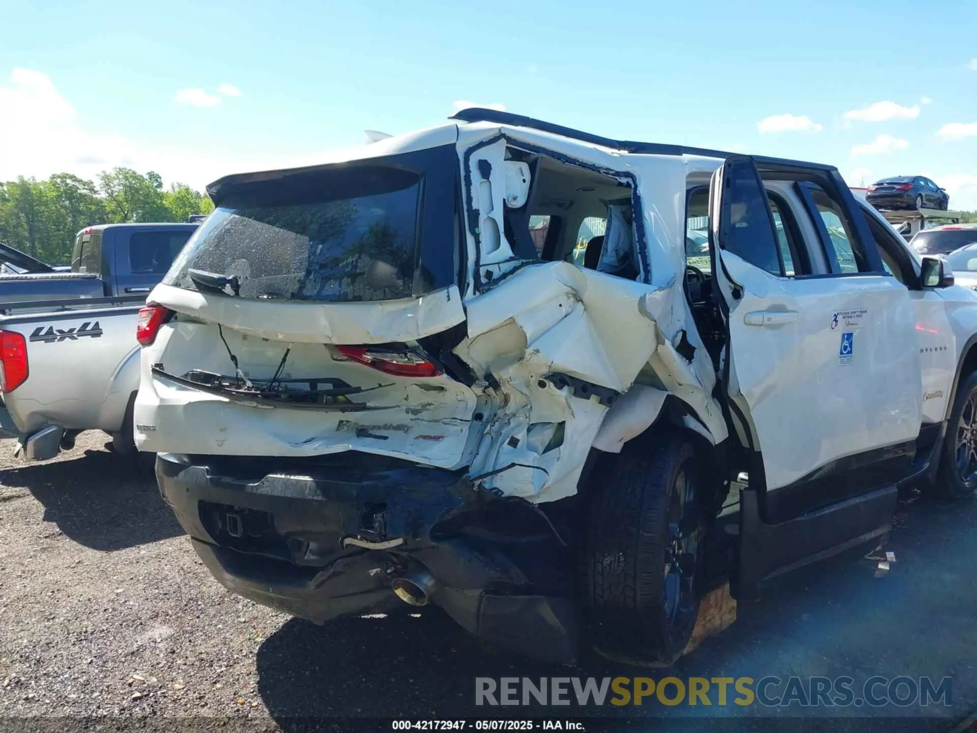 6 Photograph of a damaged car 1GNERJKWXMJ119703 CHEVROLET TRAVERSE 2021
