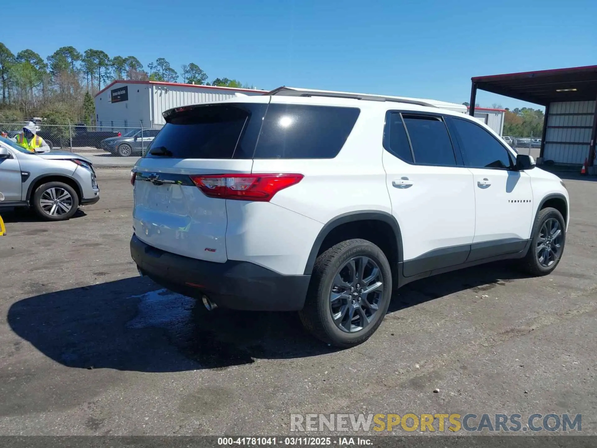 4 Photograph of a damaged car 1GNERJKWXMJ266698 CHEVROLET TRAVERSE 2021