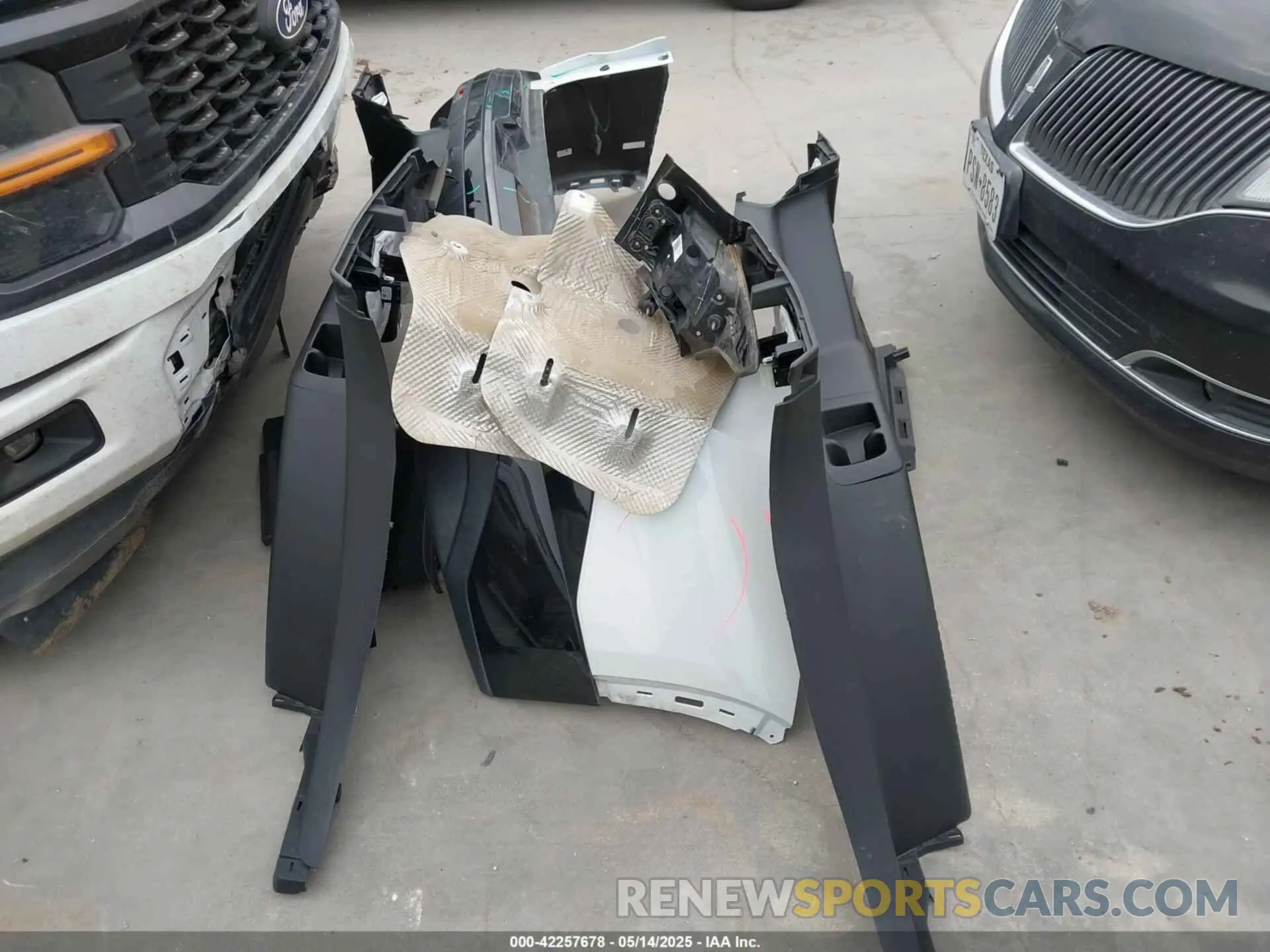 12 Photograph of a damaged car 1GNERKKW2MJ231935 CHEVROLET TRAVERSE 2021