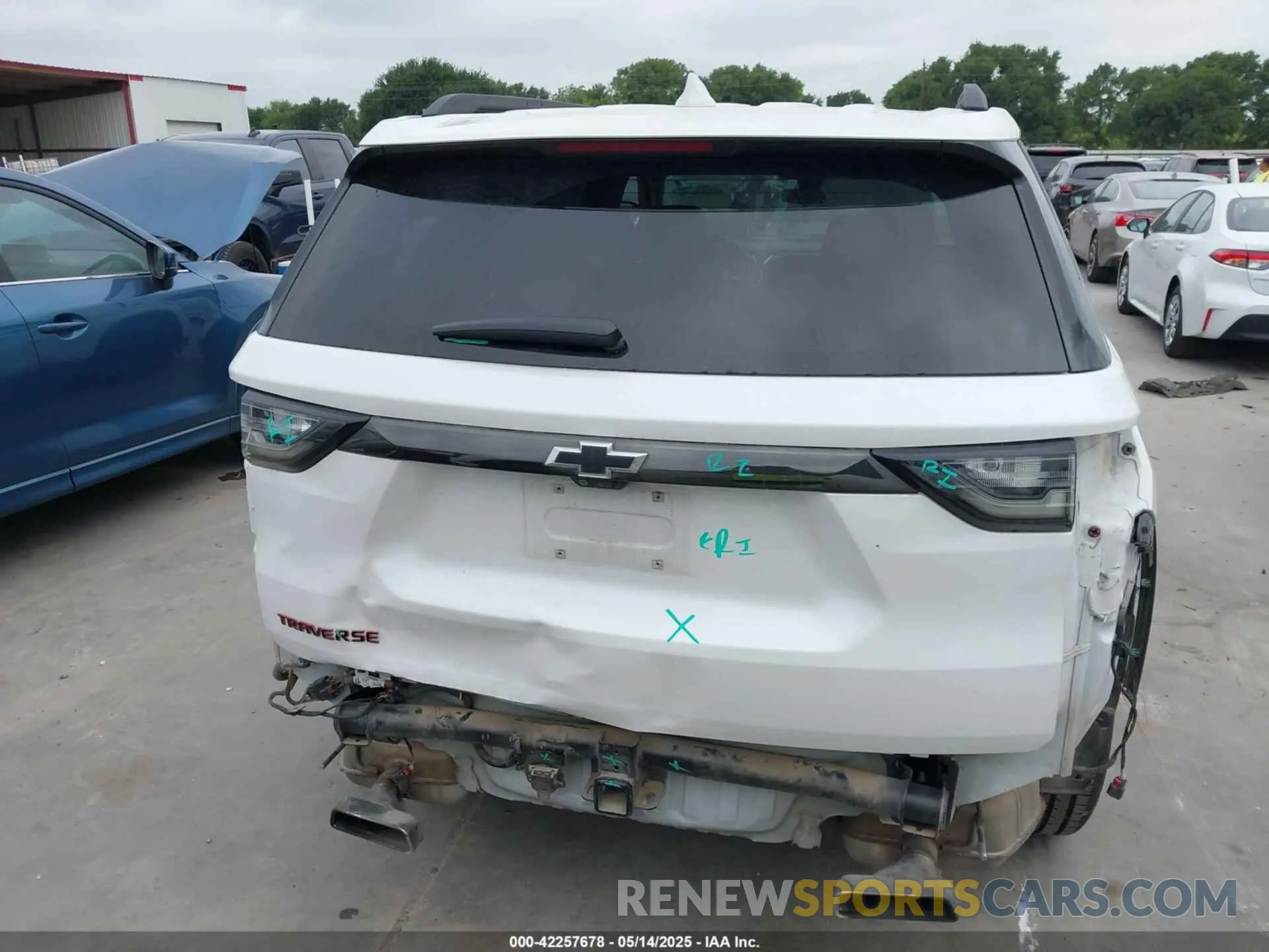 17 Photograph of a damaged car 1GNERKKW2MJ231935 CHEVROLET TRAVERSE 2021