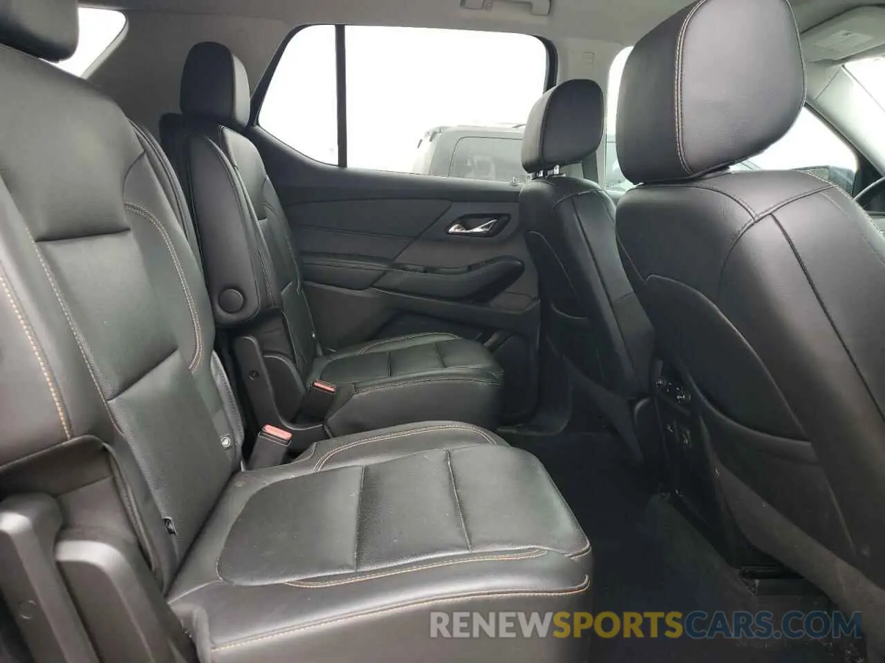 12 Photograph of a damaged car 1GNERKKW4MJ163718 CHEVROLET TRAVERSE 2021