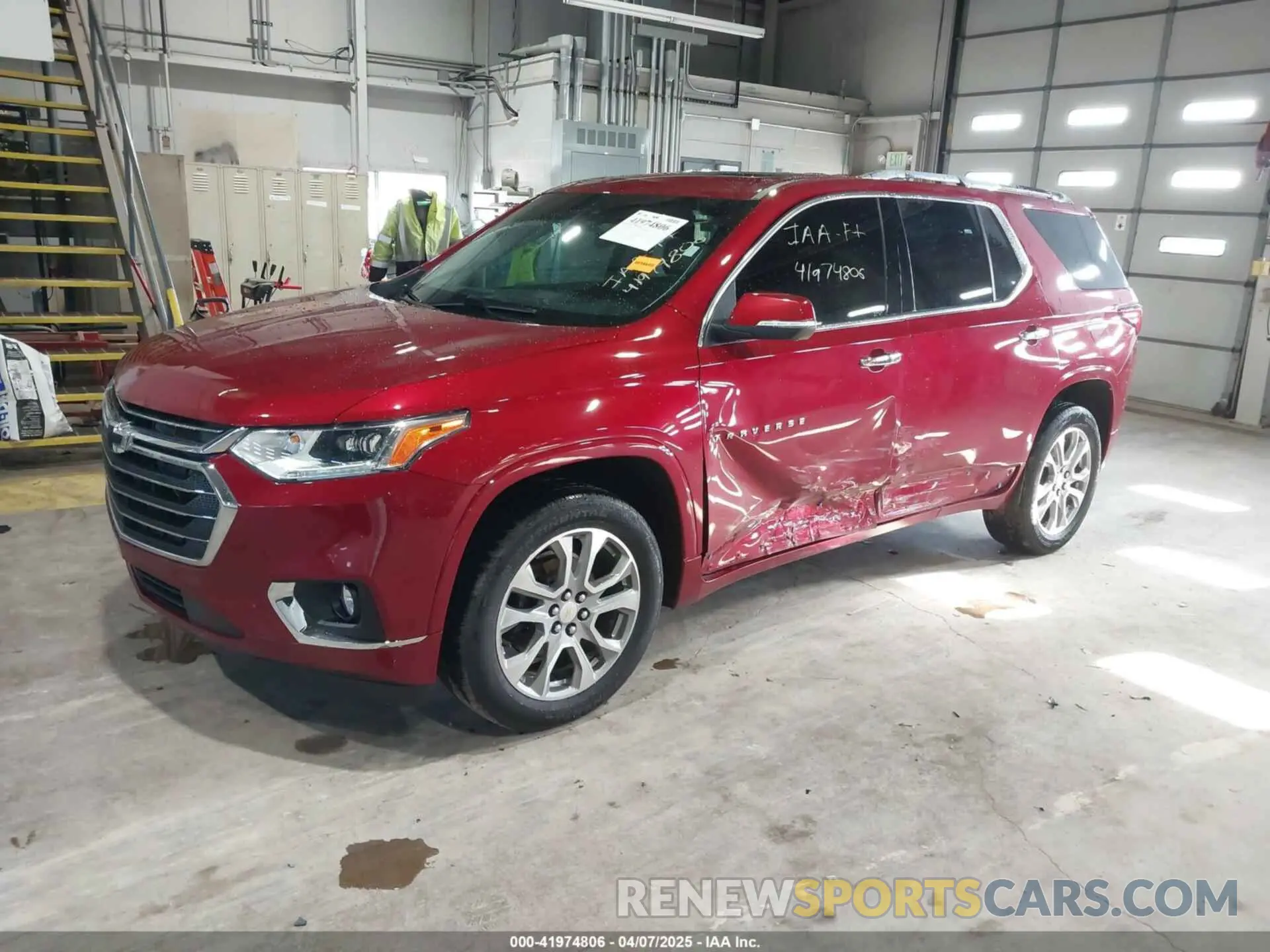 2 Photograph of a damaged car 1GNERKKW5MJ233825 CHEVROLET TRAVERSE 2021