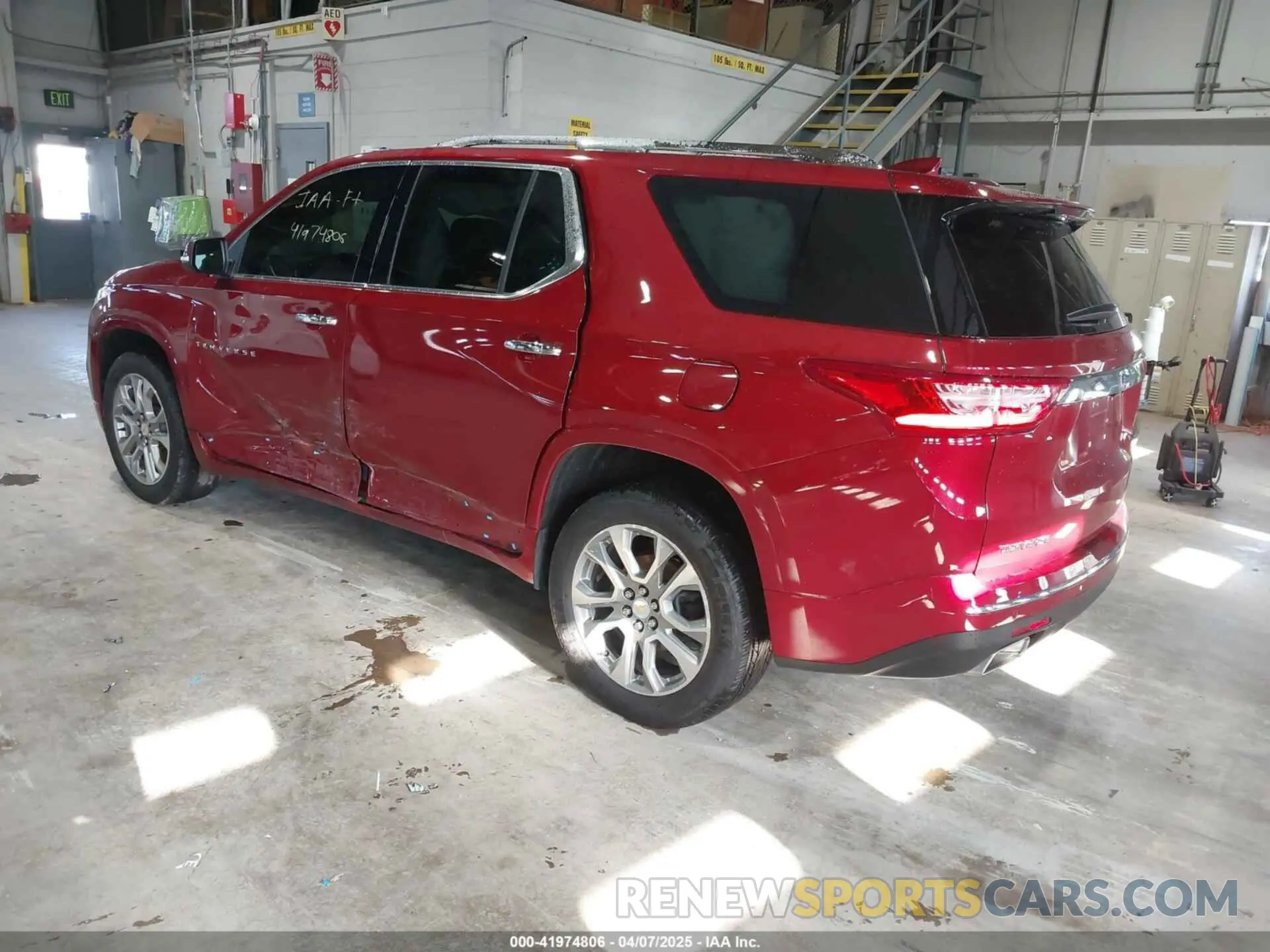 3 Photograph of a damaged car 1GNERKKW5MJ233825 CHEVROLET TRAVERSE 2021
