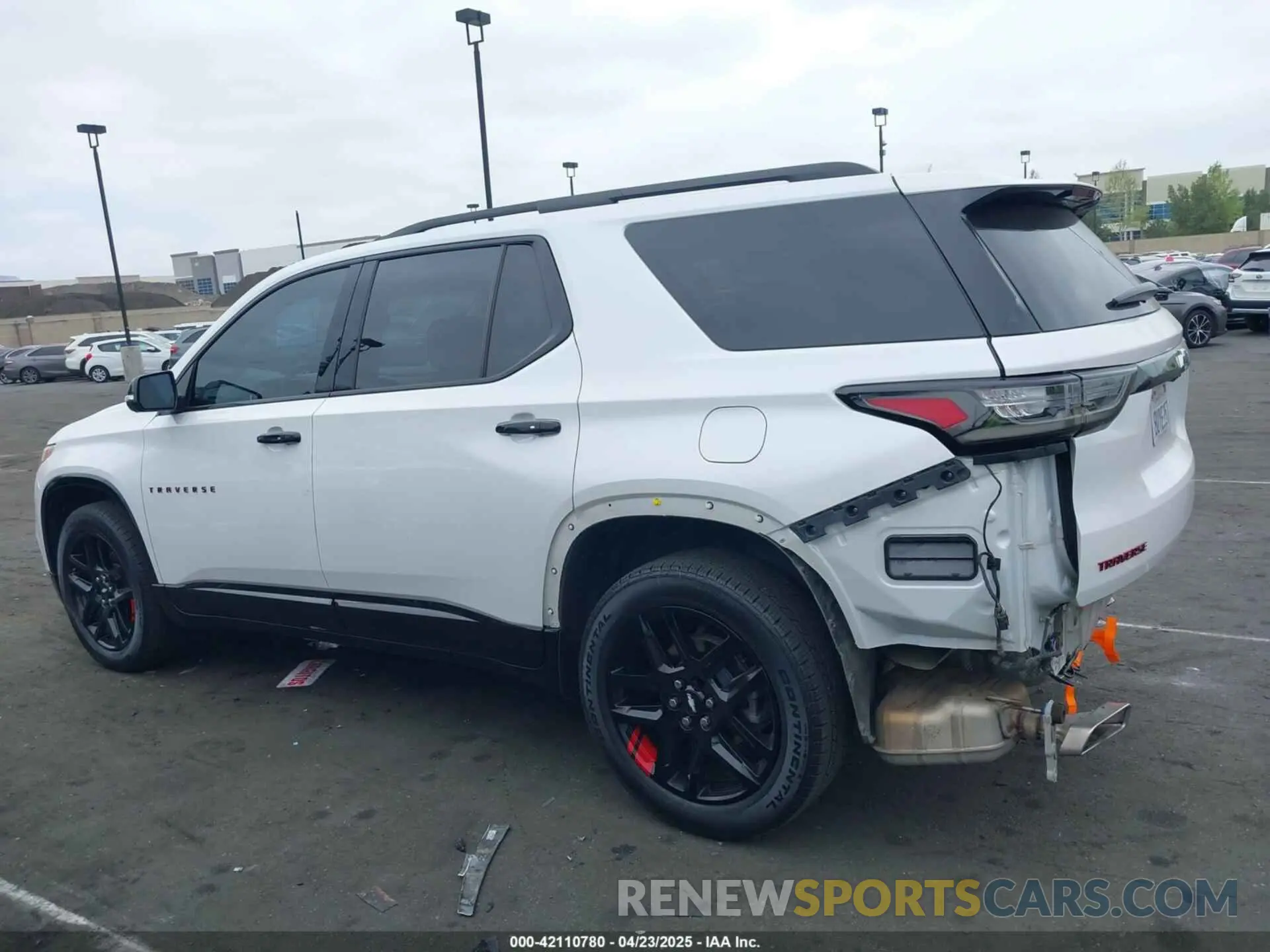 15 Photograph of a damaged car 1GNERKKWXMJ133834 CHEVROLET TRAVERSE 2021