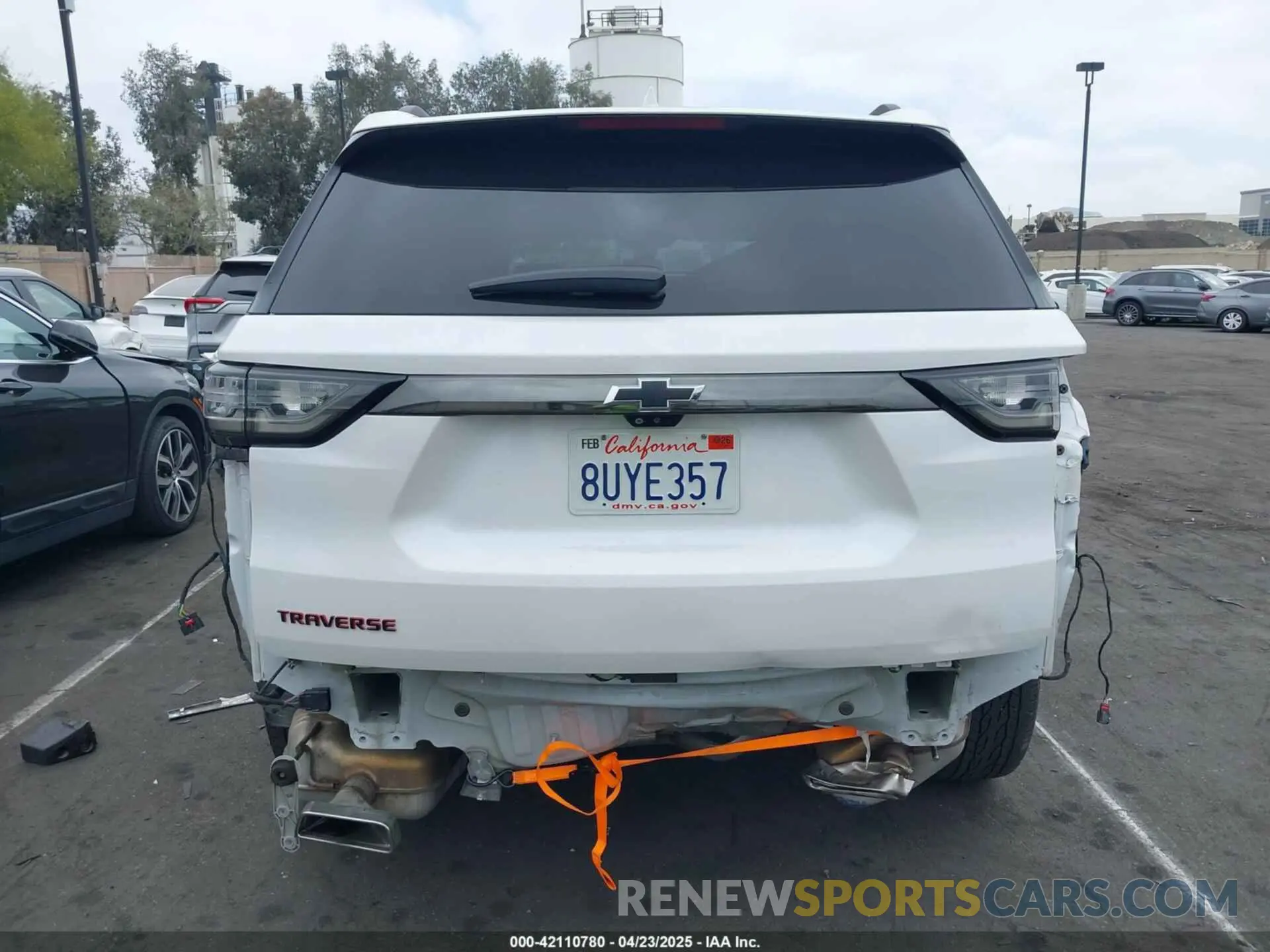 17 Photograph of a damaged car 1GNERKKWXMJ133834 CHEVROLET TRAVERSE 2021