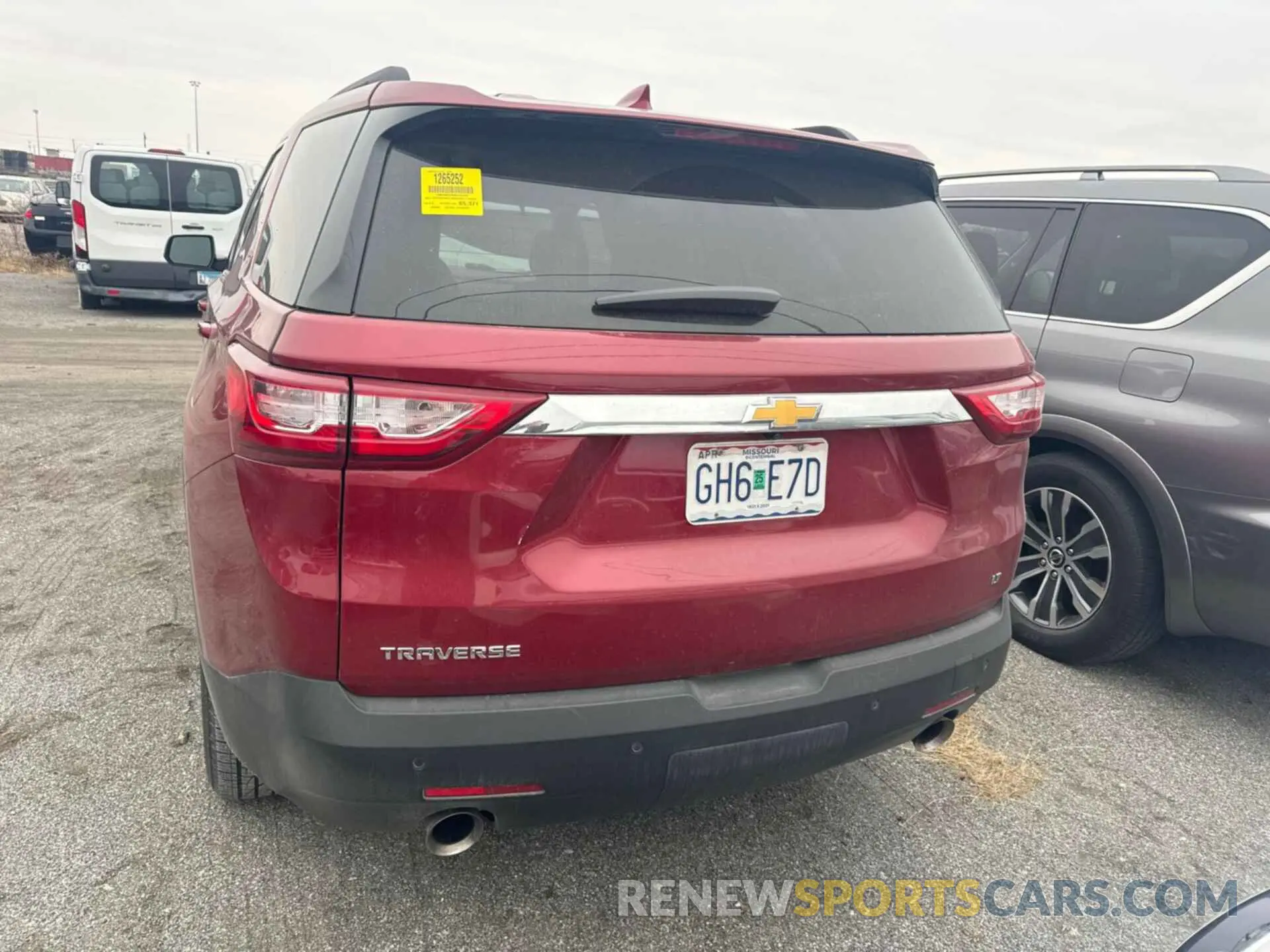 3 Photograph of a damaged car 1GNERMKW6MJ186848 CHEVROLET TRAVERSE 2021