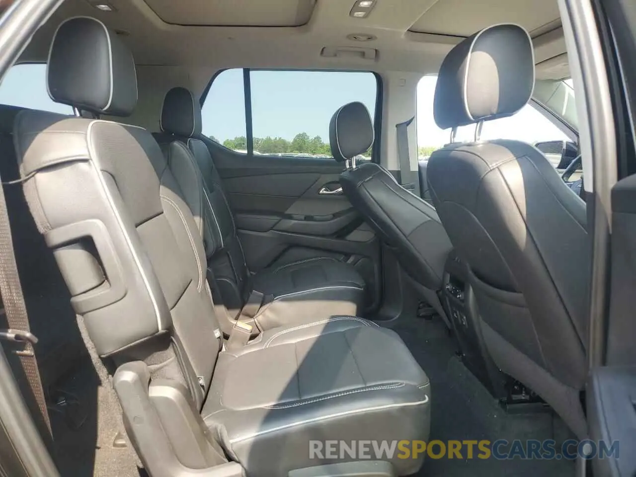11 Photograph of a damaged car 1GNERNKW8MJ115950 CHEVROLET TRAVERSE 2021