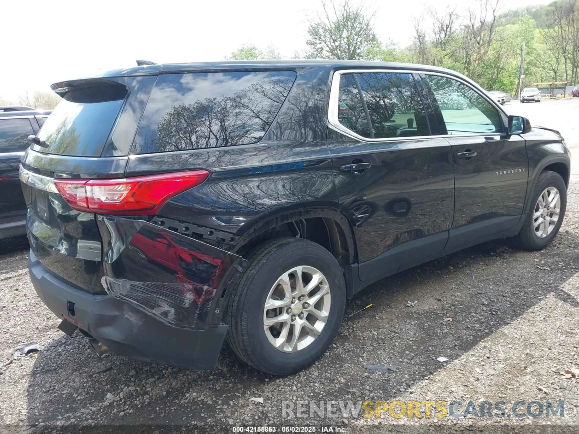 4 Photograph of a damaged car 1GNEVFKW2MJ115220 CHEVROLET TRAVERSE 2021