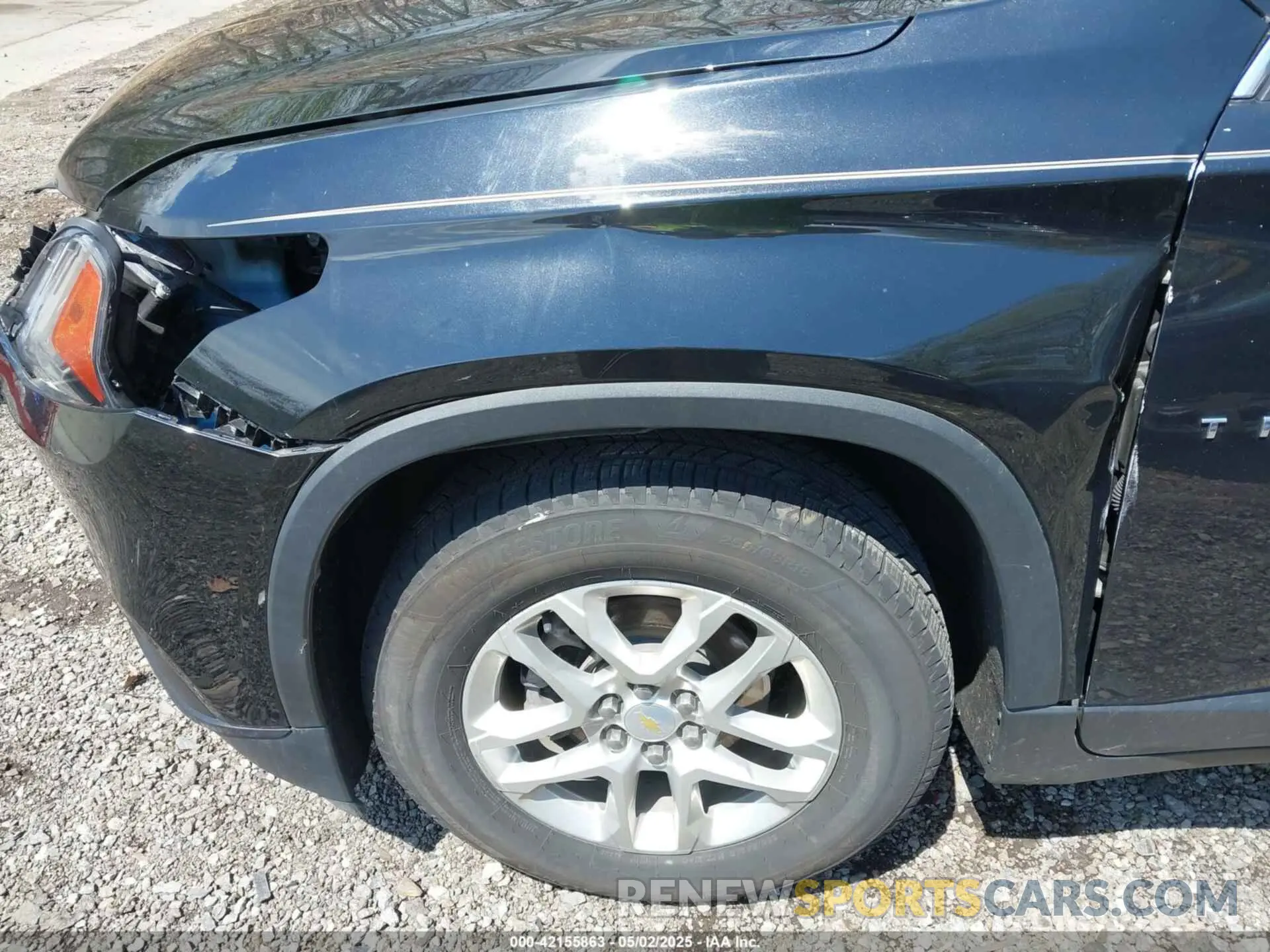 6 Photograph of a damaged car 1GNEVFKW2MJ115220 CHEVROLET TRAVERSE 2021