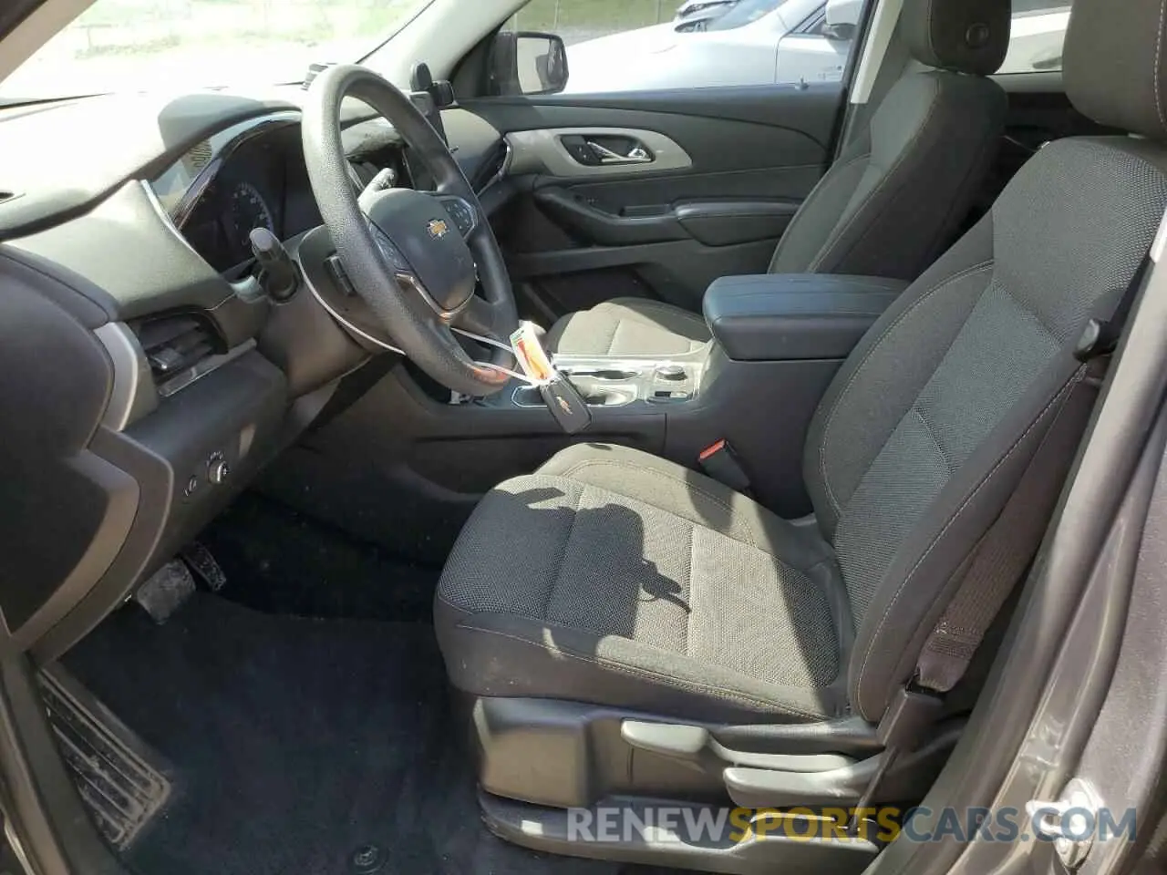 7 Photograph of a damaged car 1GNEVFKW4MJ140099 CHEVROLET TRAVERSE 2021
