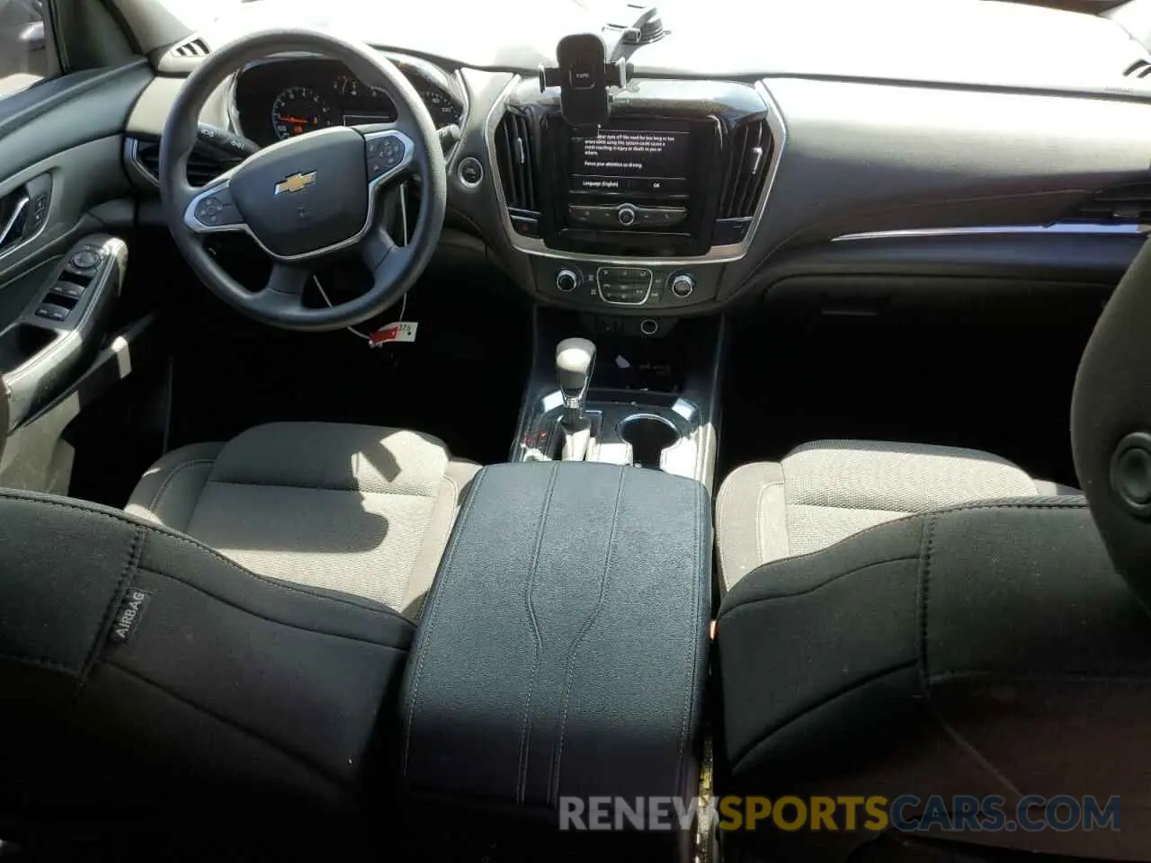 8 Photograph of a damaged car 1GNEVFKW4MJ140099 CHEVROLET TRAVERSE 2021