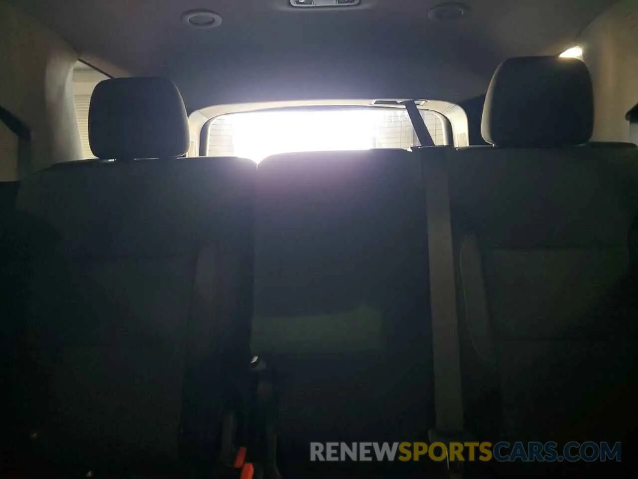 10 Photograph of a damaged car 1GNEVFKW4MJ224763 CHEVROLET TRAVERSE 2021