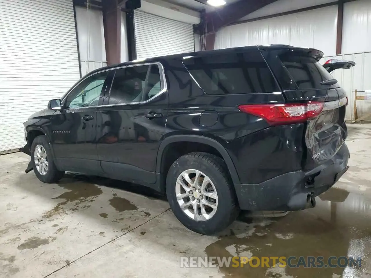 2 Photograph of a damaged car 1GNEVFKW4MJ224763 CHEVROLET TRAVERSE 2021