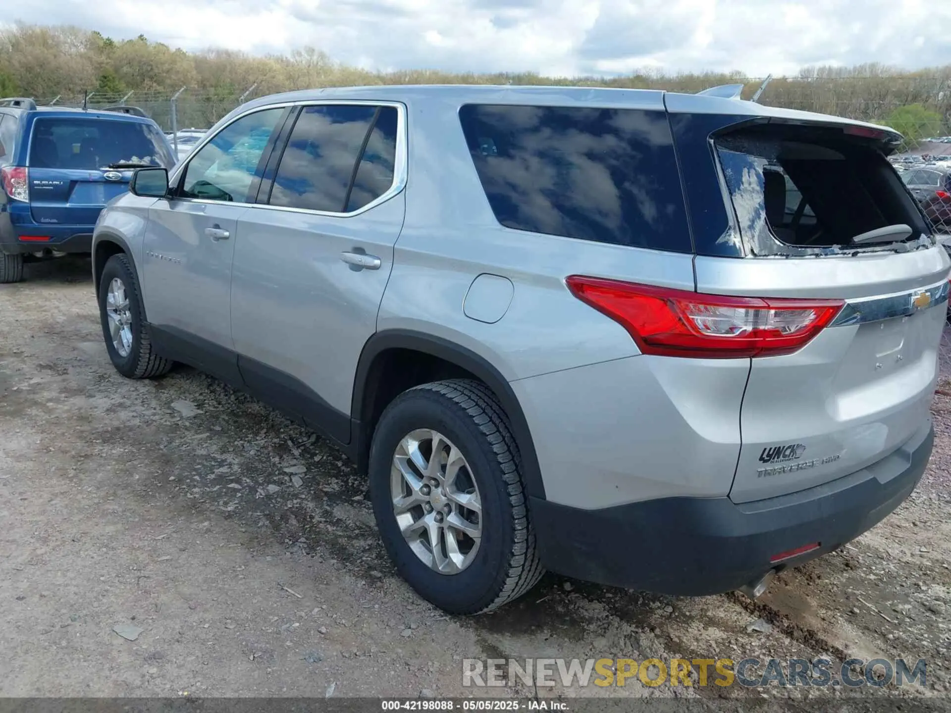 3 Photograph of a damaged car 1GNEVFKW7MJ108621 CHEVROLET TRAVERSE 2021