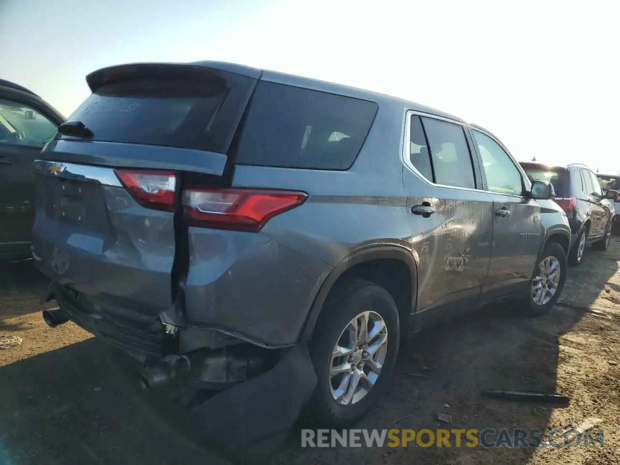 3 Photograph of a damaged car 1GNEVFKW8MJ109275 CHEVROLET TRAVERSE 2021