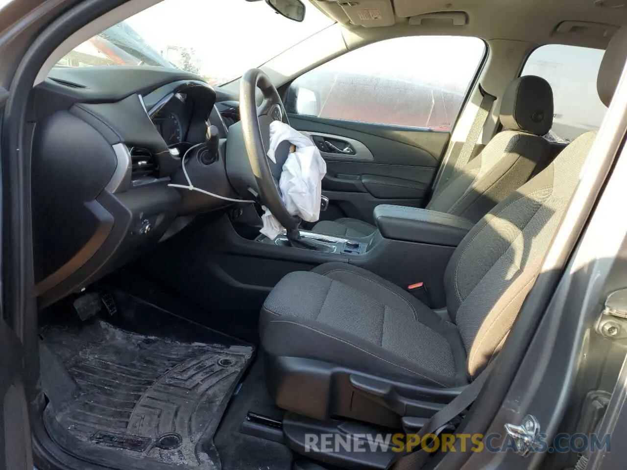 7 Photograph of a damaged car 1GNEVFKW8MJ109275 CHEVROLET TRAVERSE 2021