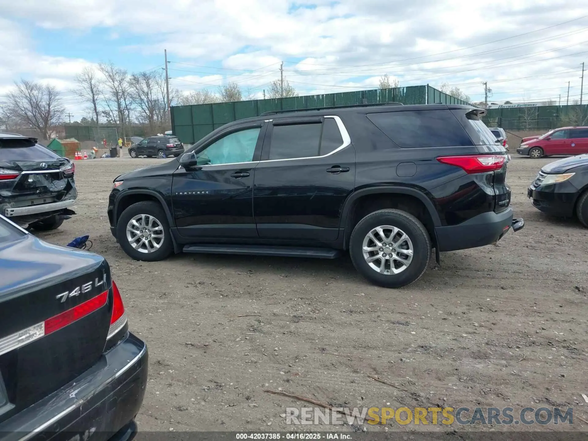 14 Photograph of a damaged car 1GNEVFKW9MJ191243 CHEVROLET TRAVERSE 2021