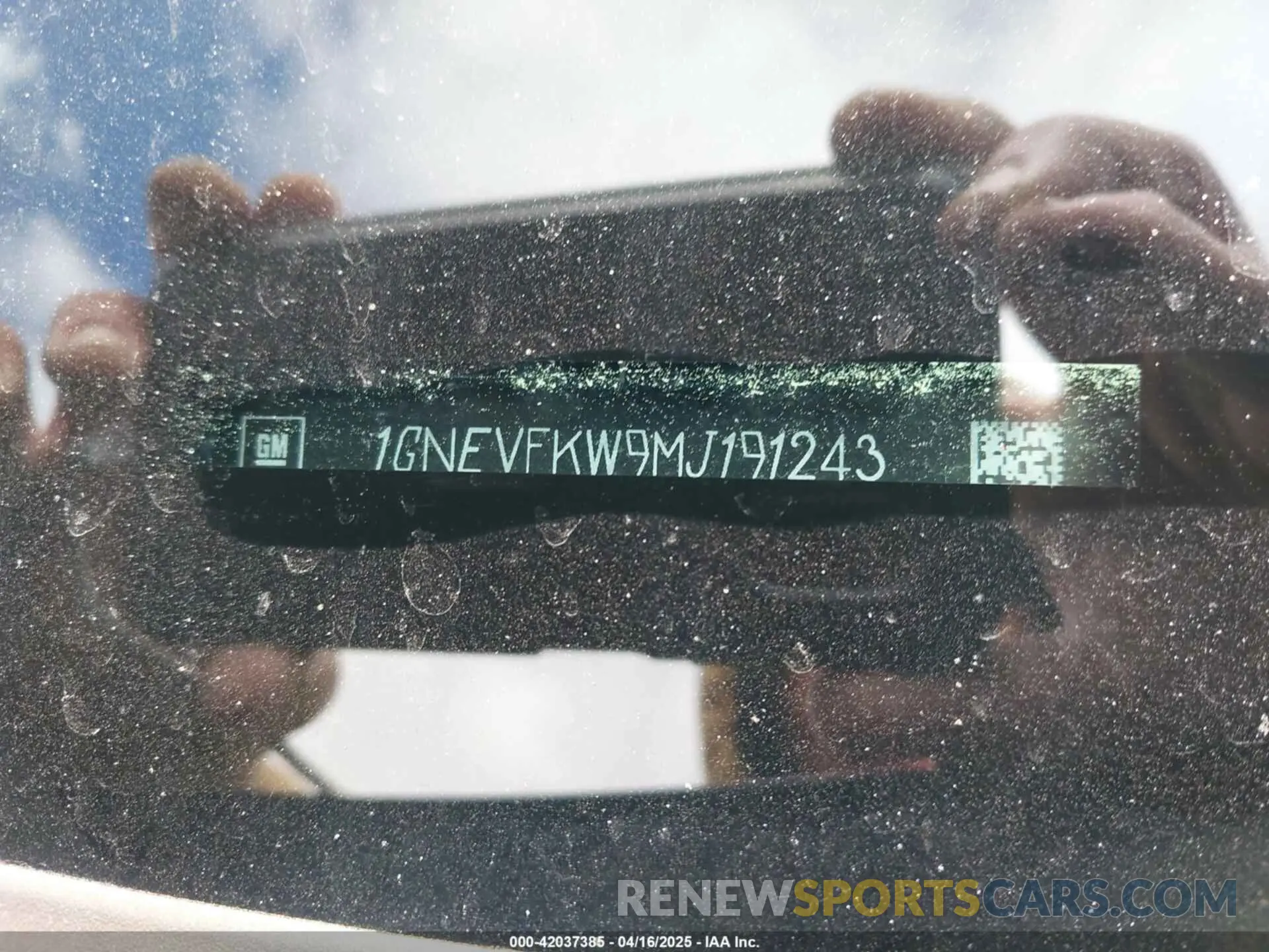 19 Photograph of a damaged car 1GNEVFKW9MJ191243 CHEVROLET TRAVERSE 2021