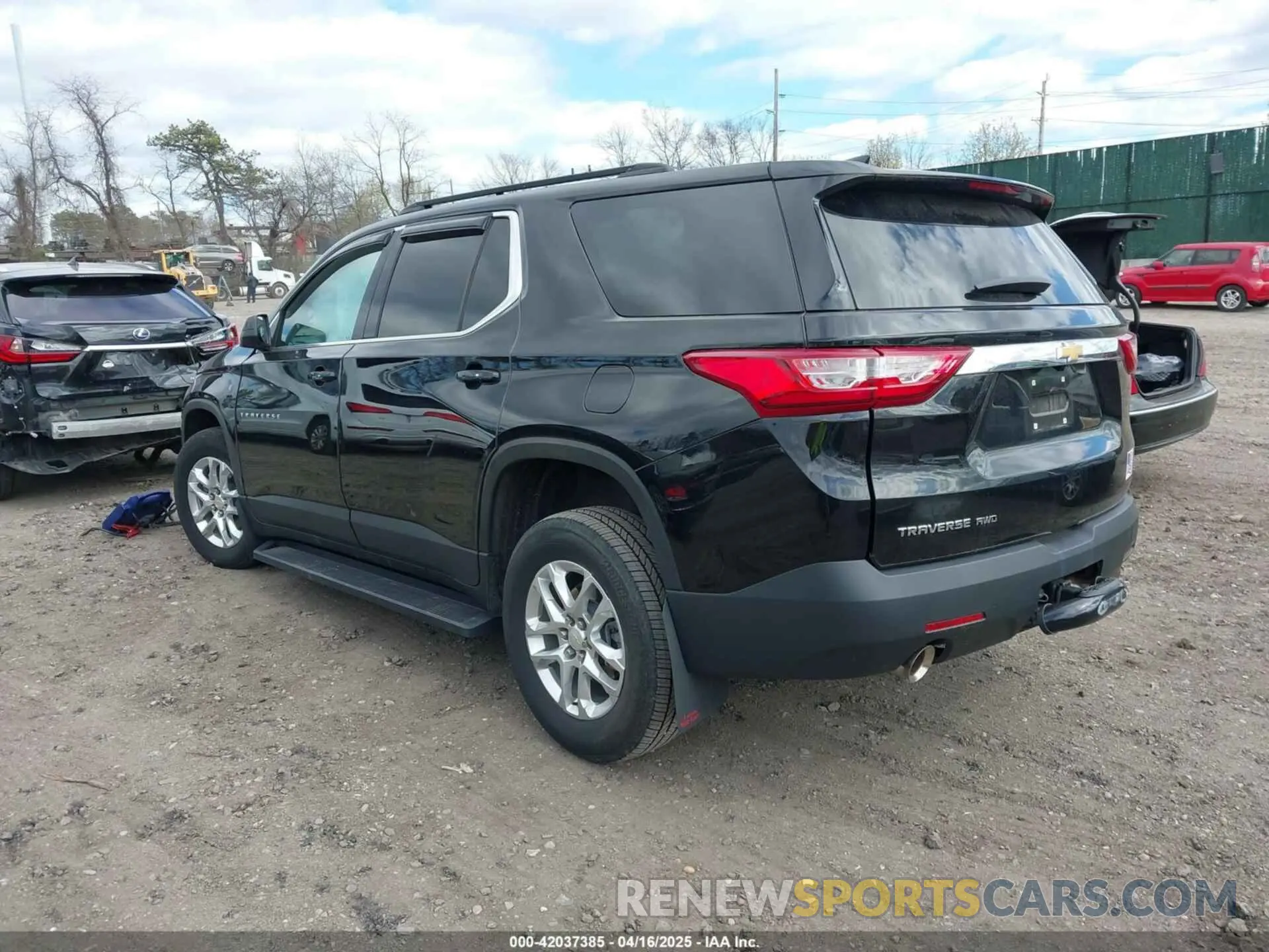 3 Photograph of a damaged car 1GNEVFKW9MJ191243 CHEVROLET TRAVERSE 2021