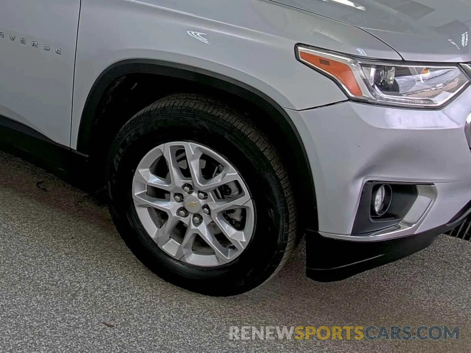 35 Photograph of a damaged car 1GNEVGKW0MJ158671 CHEVROLET TRAVERSE 2021