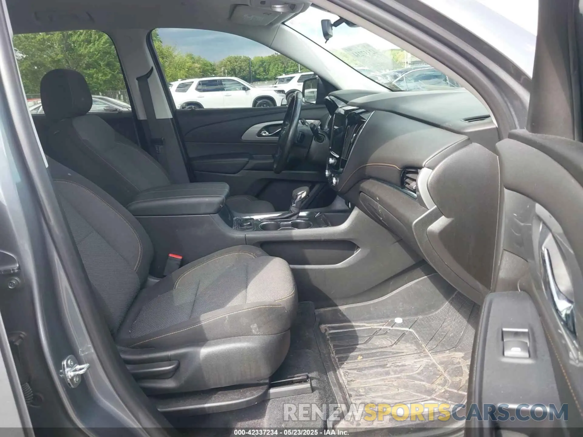 5 Photograph of a damaged car 1GNEVGKW1MJ146559 CHEVROLET TRAVERSE 2021