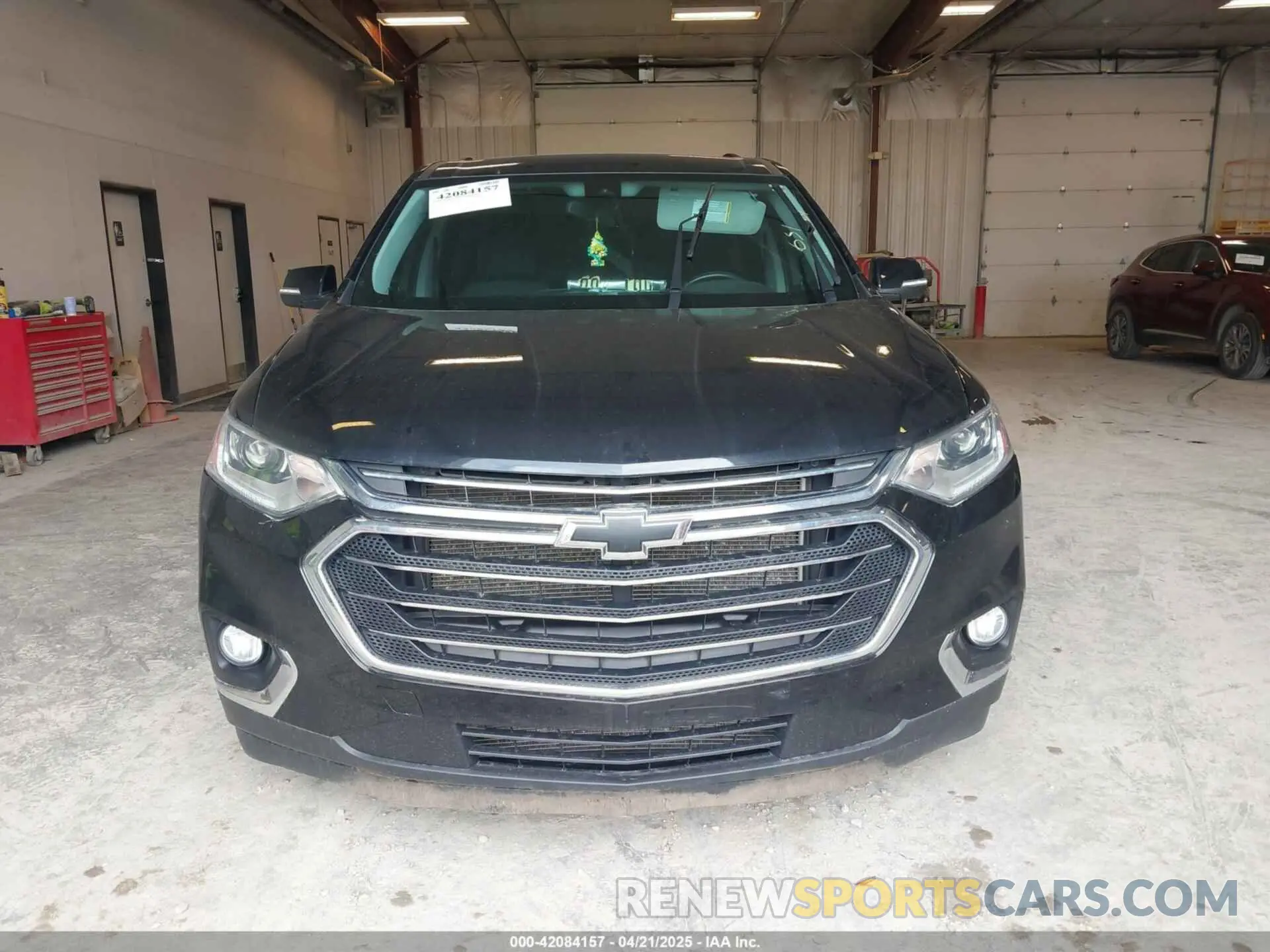 11 Photograph of a damaged car 1GNEVGKW1MJ153396 CHEVROLET TRAVERSE 2021