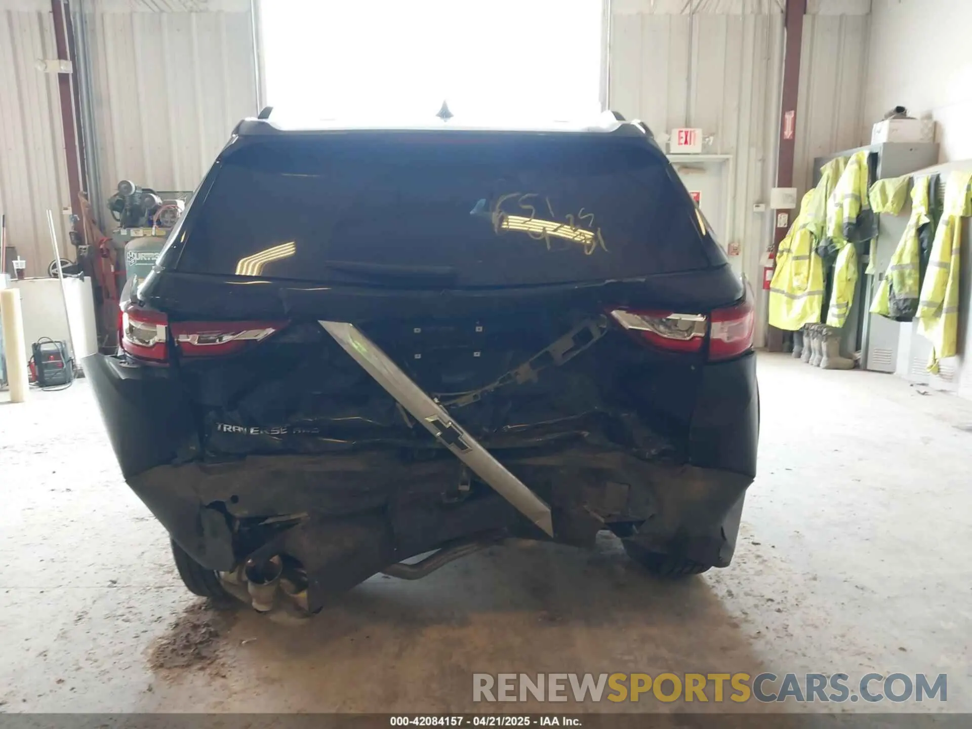 15 Photograph of a damaged car 1GNEVGKW1MJ153396 CHEVROLET TRAVERSE 2021